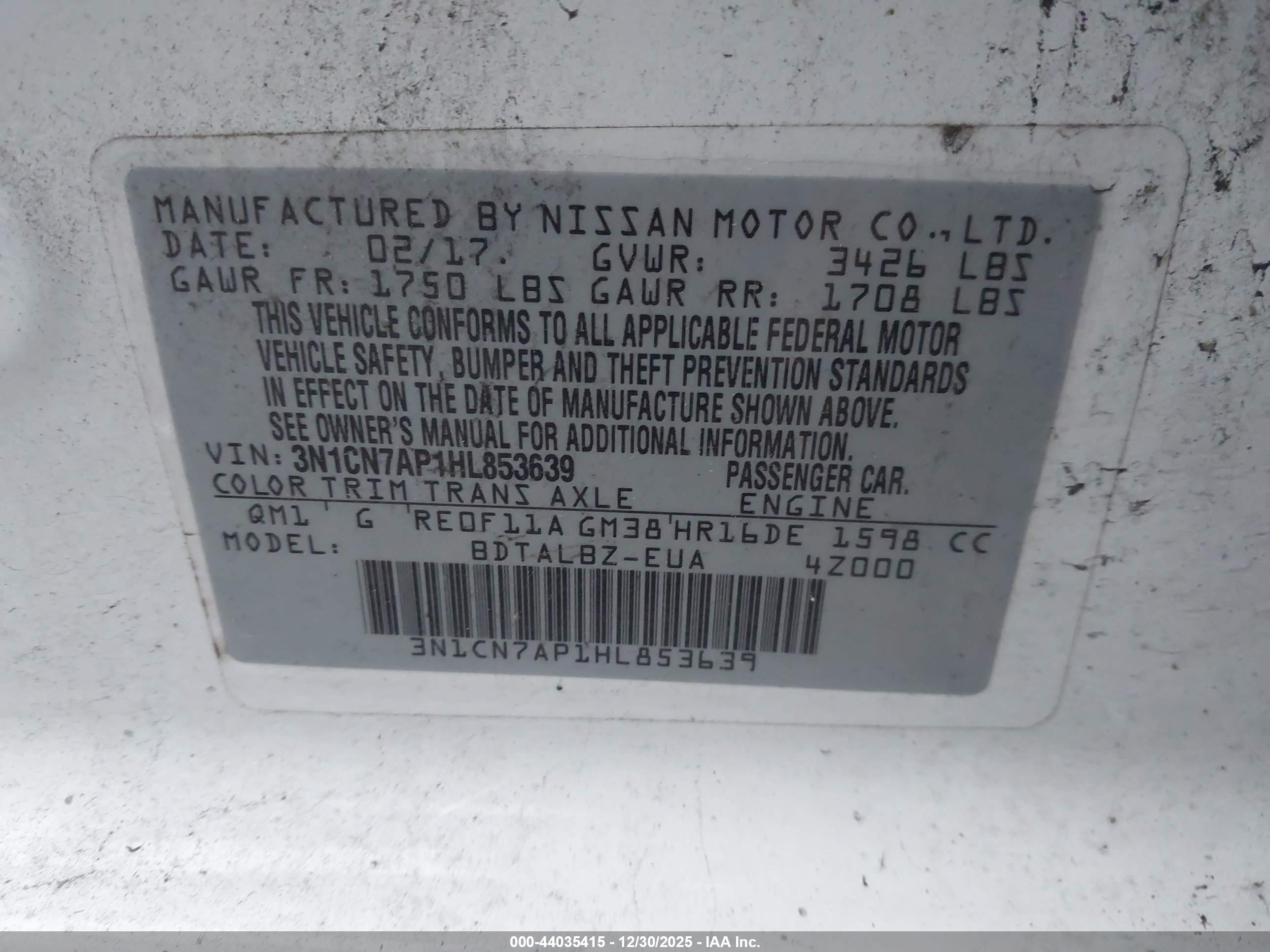 NISSAN VERSA image 9