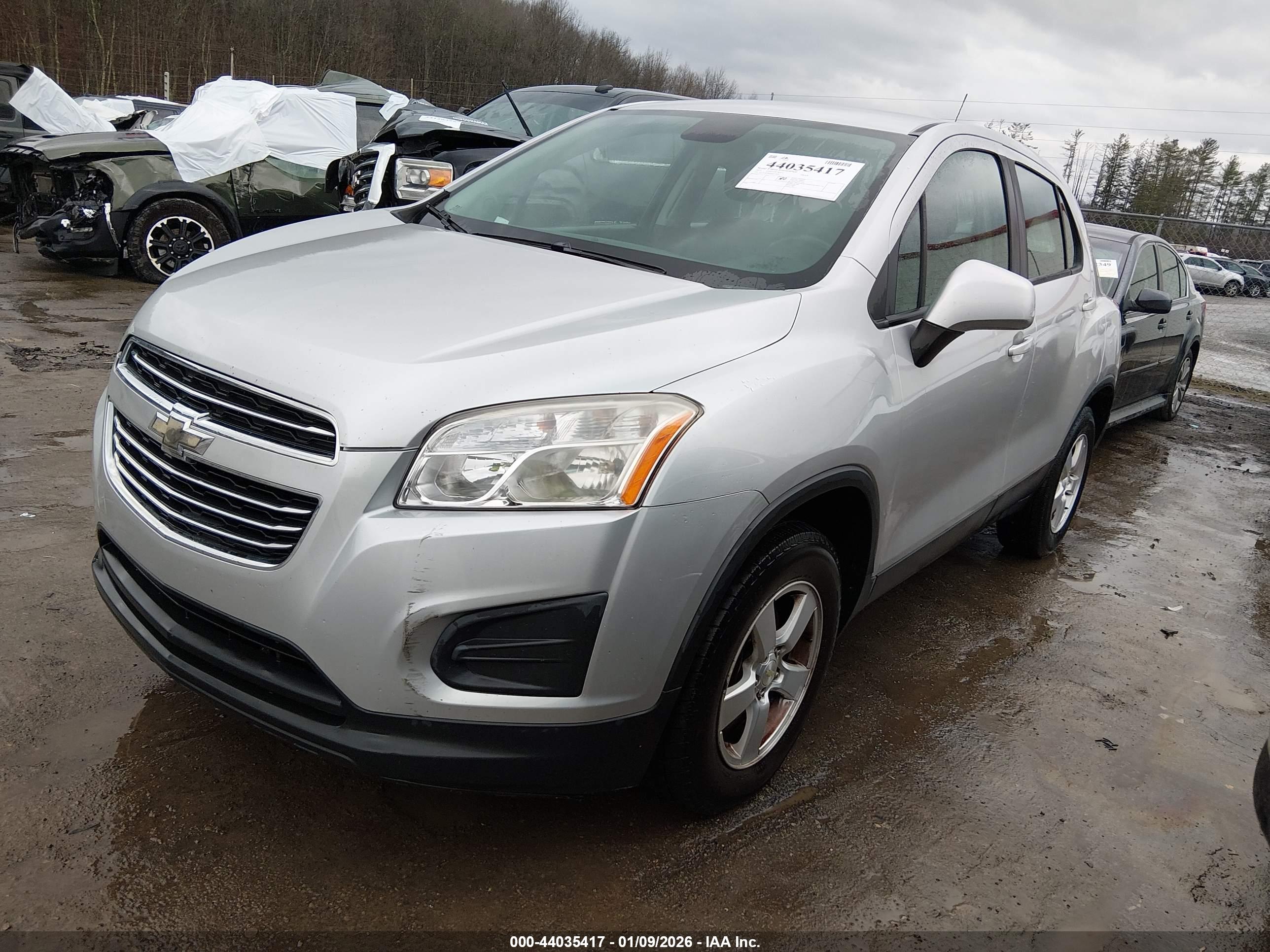 CHEVROLET TRAX image 2