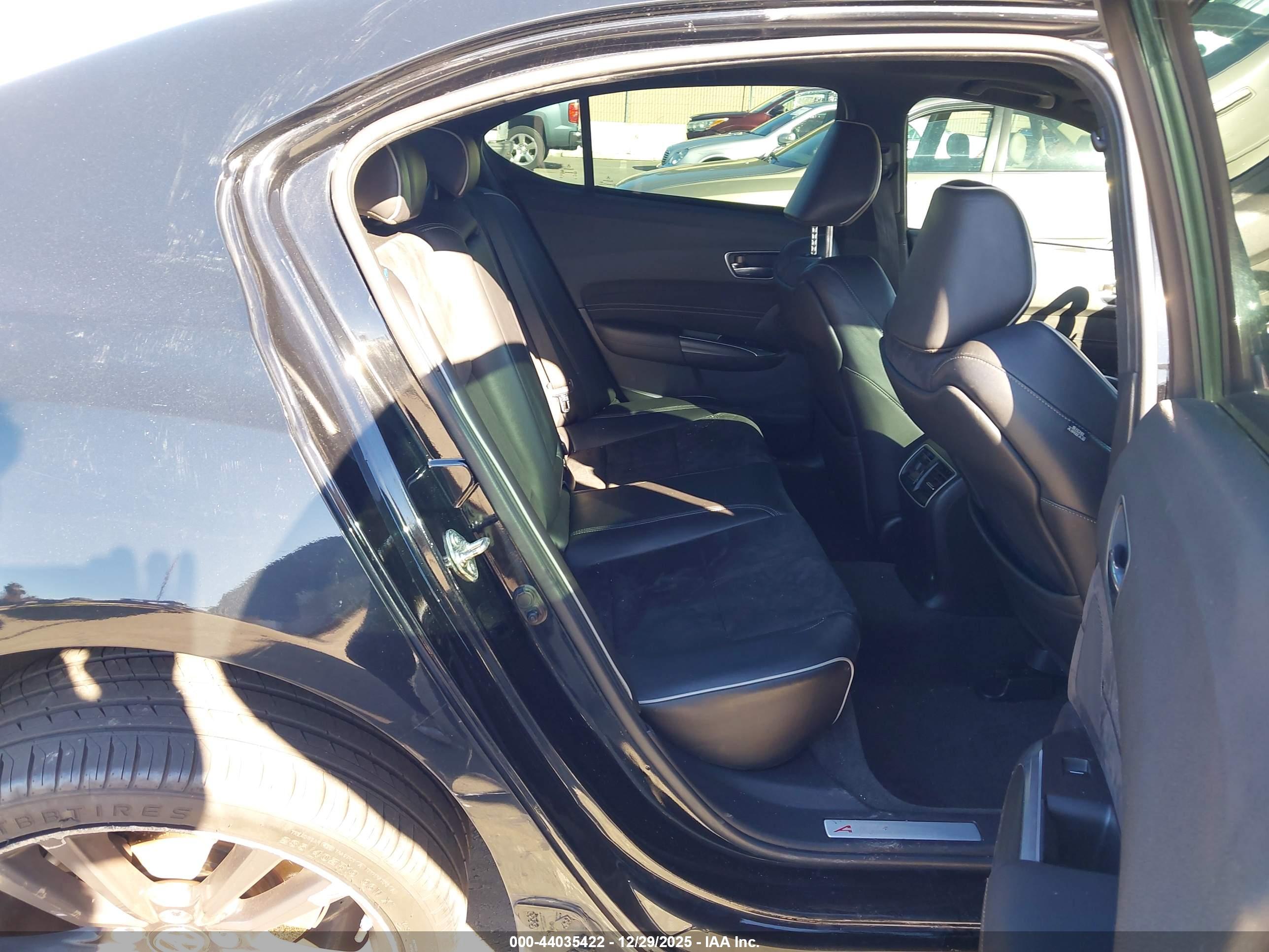 ACURA TLX image 8