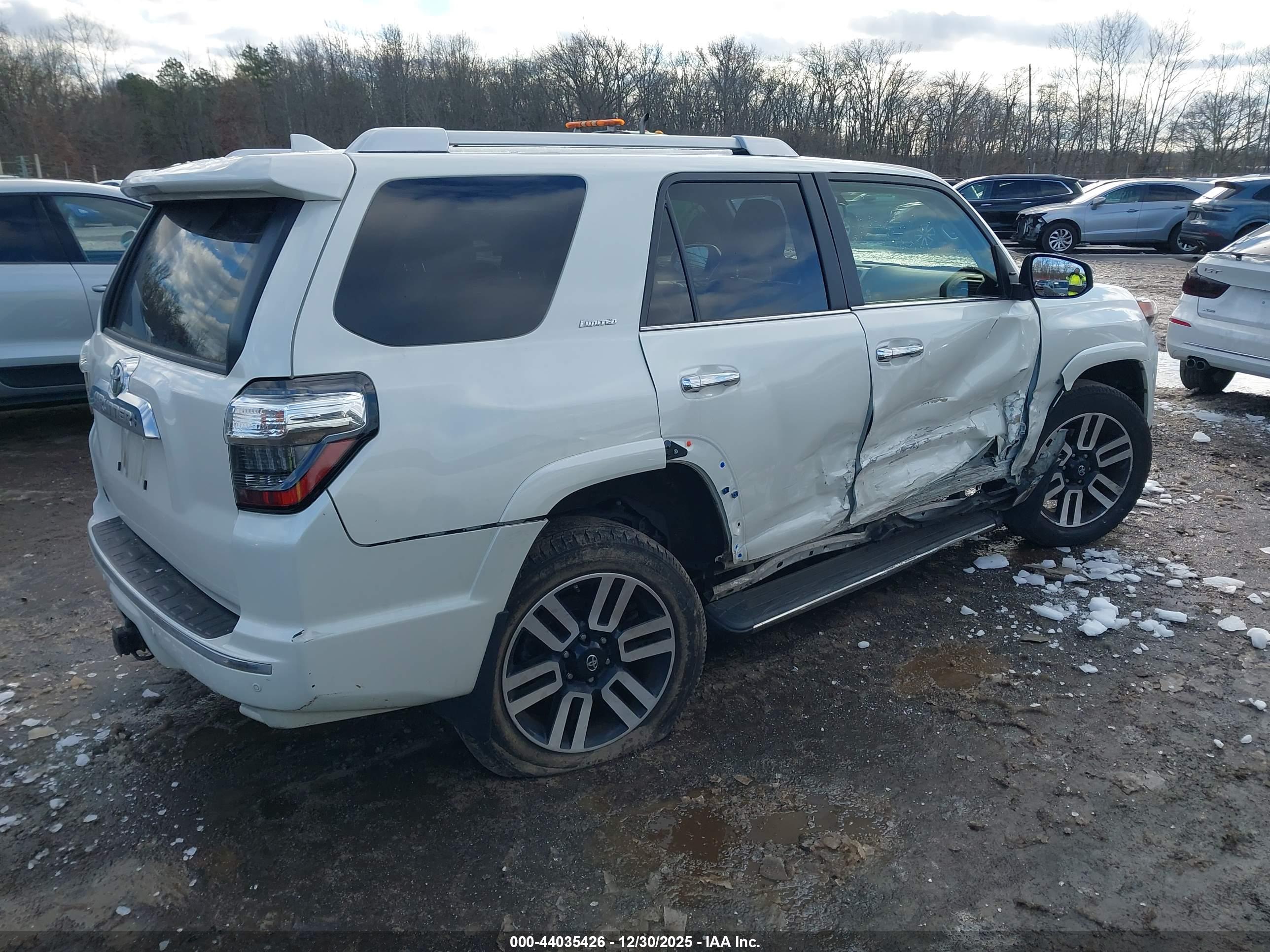 TOYOTA 4RUNNER image 6
