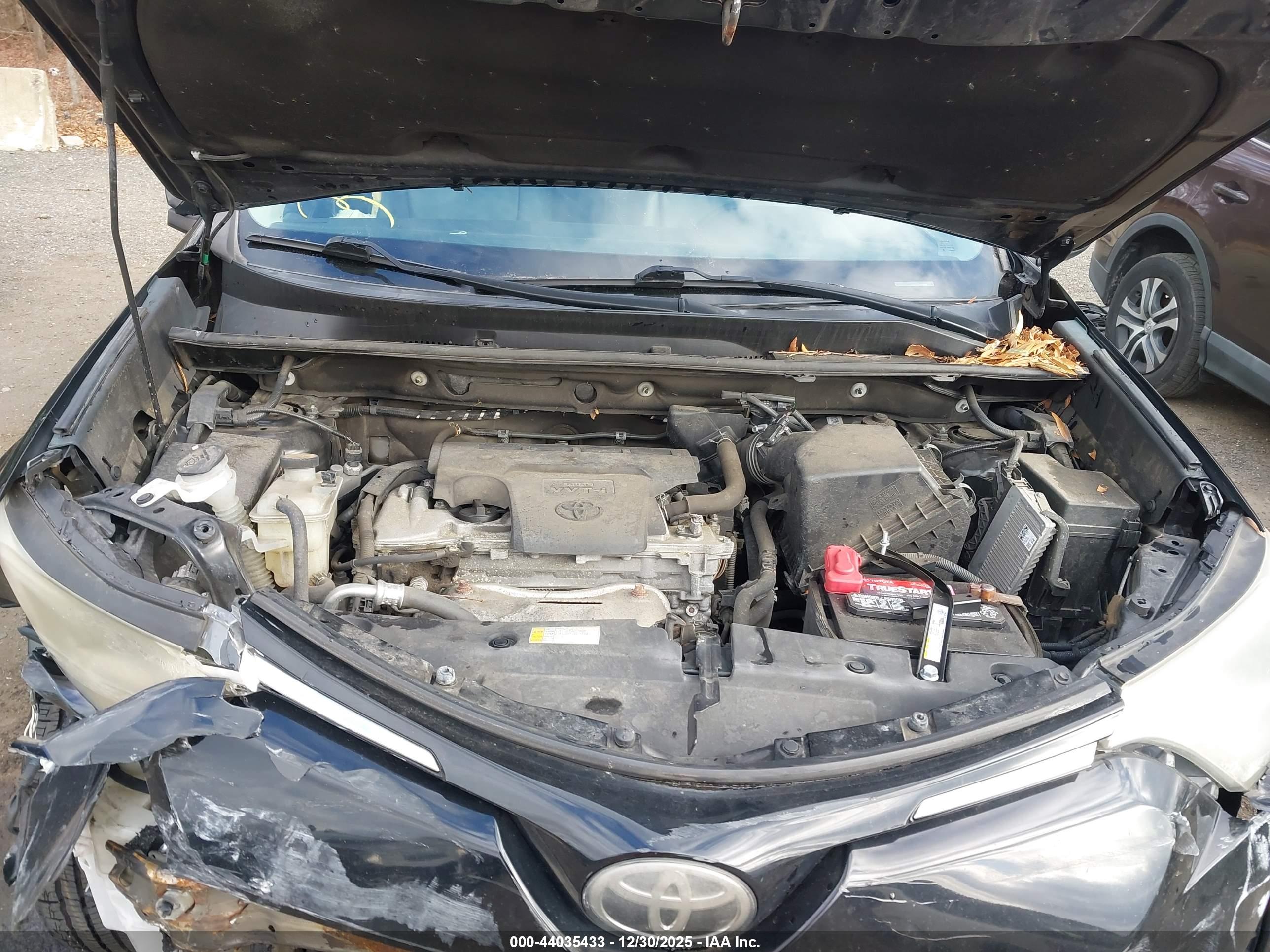 TOYOTA RAV4 image 10