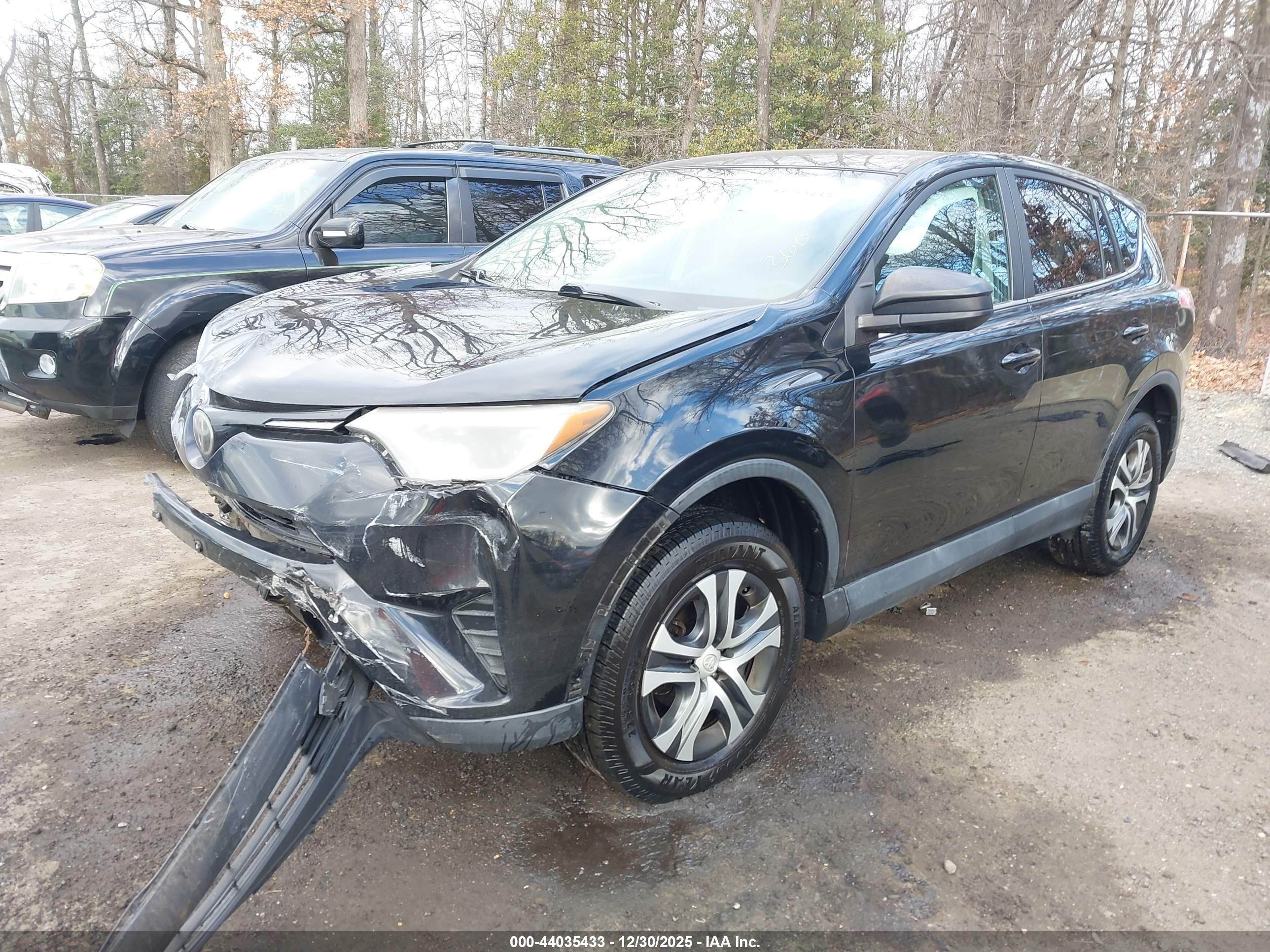 TOYOTA RAV4 image 2