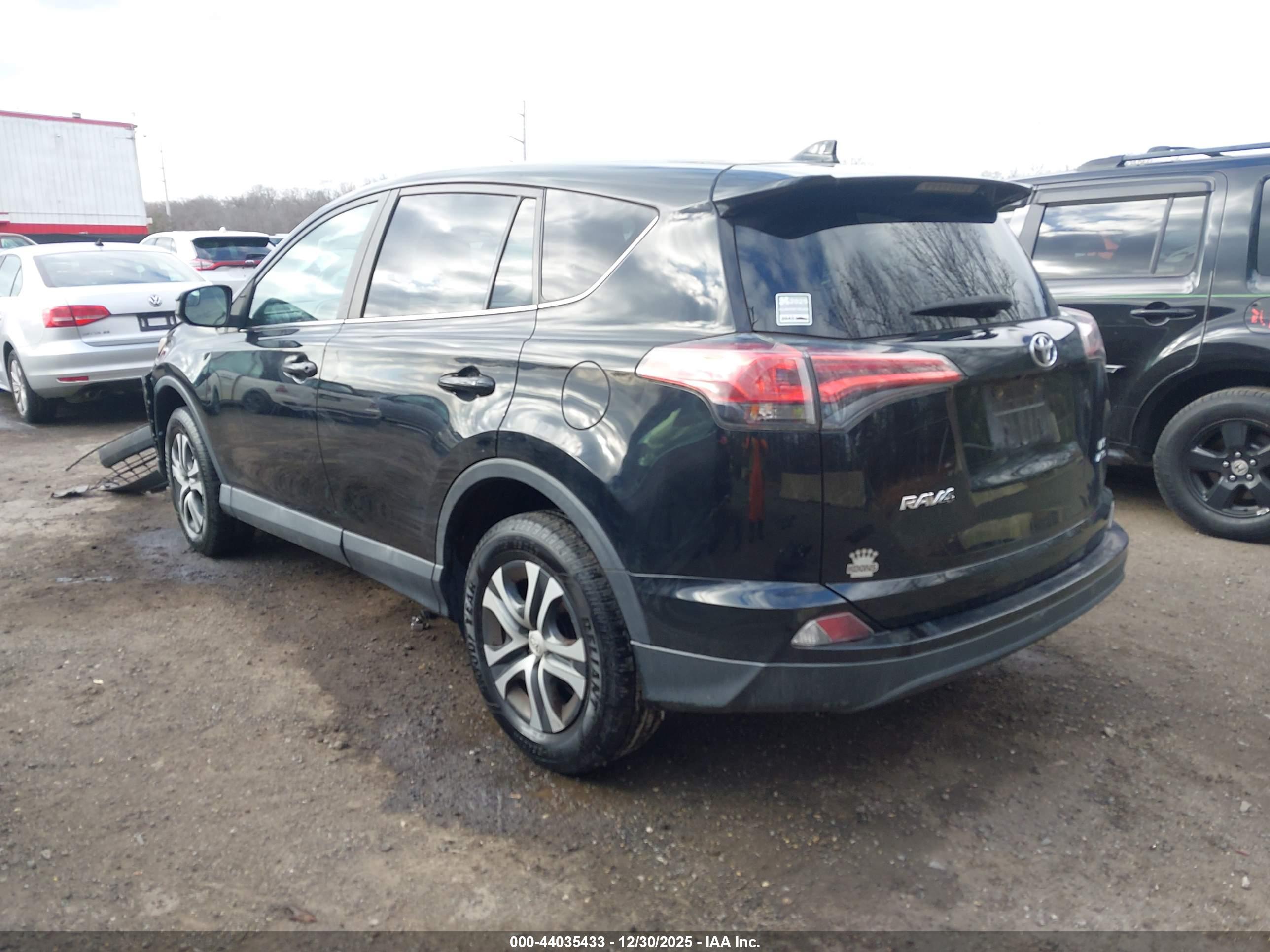 TOYOTA RAV4 image 3