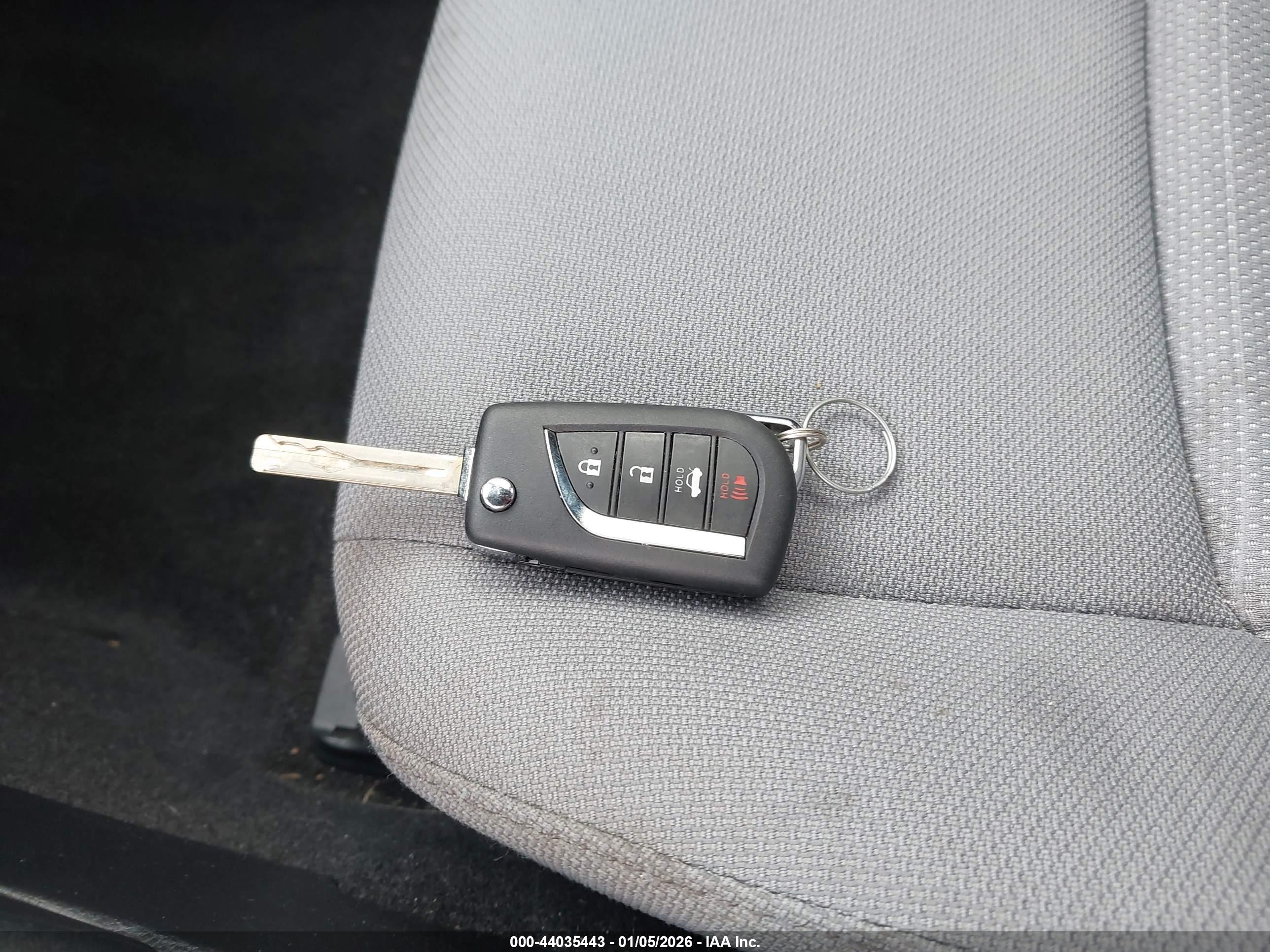 TOYOTA COROLLA image 11
