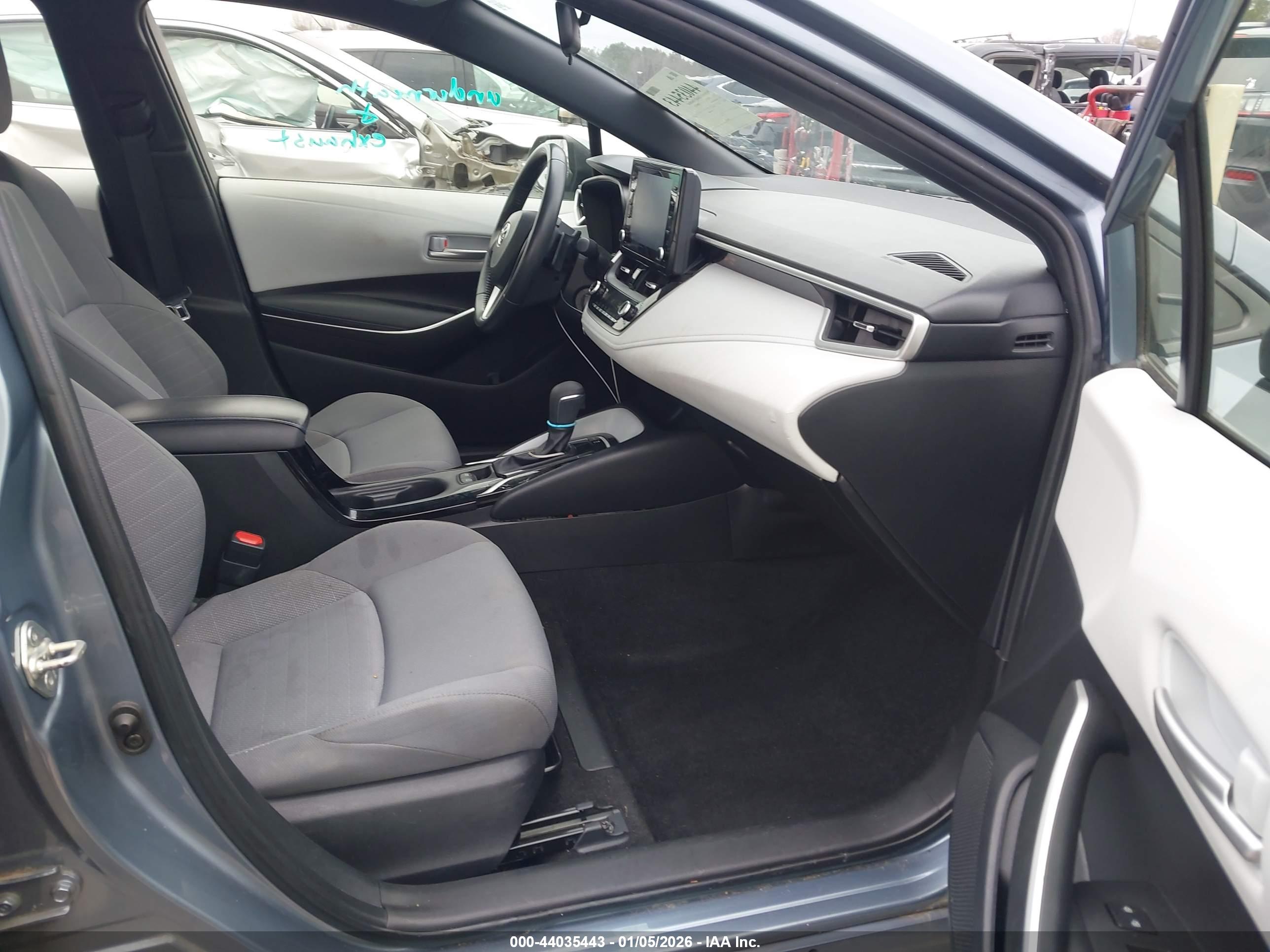 TOYOTA COROLLA image 5