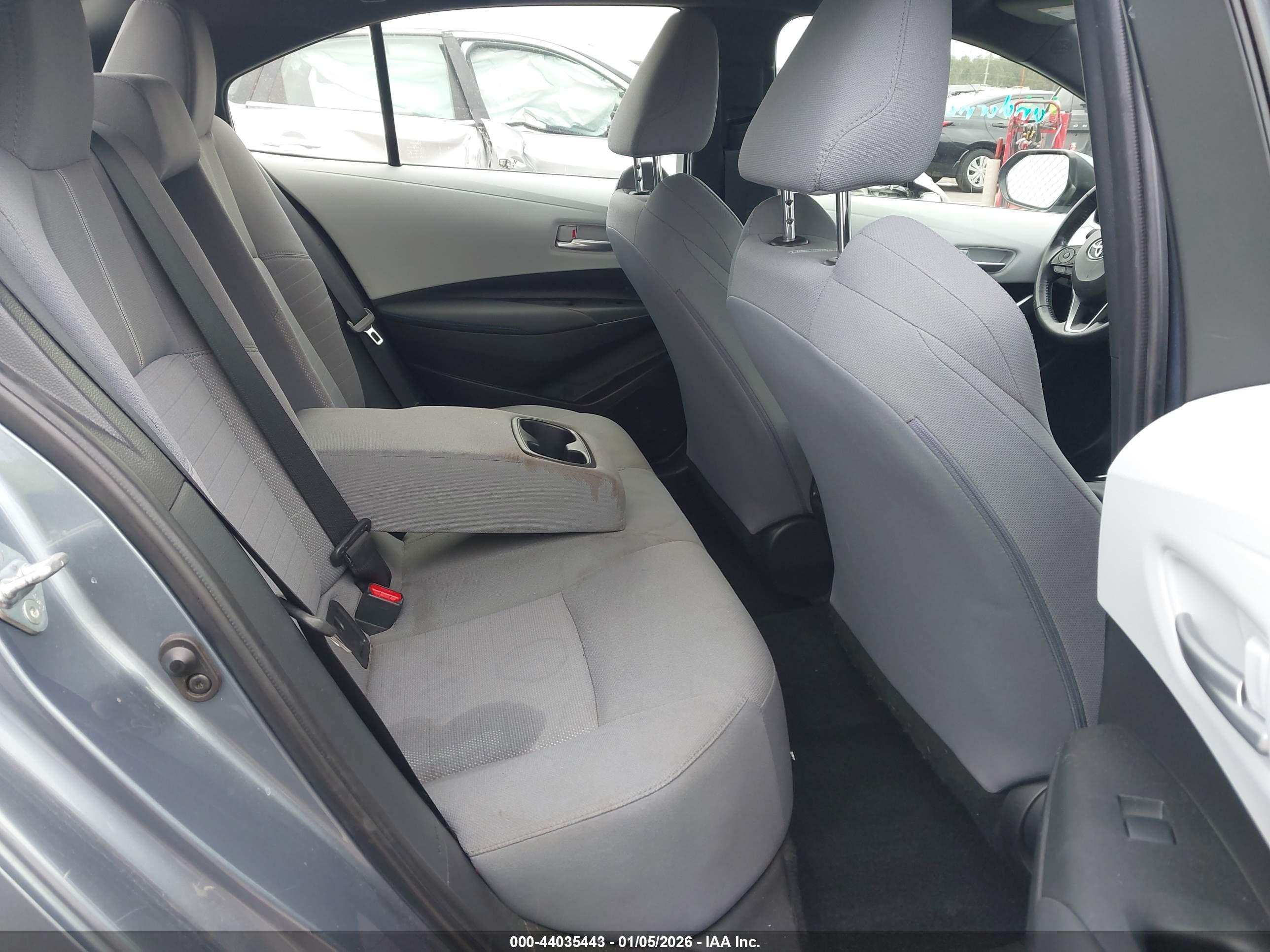 TOYOTA COROLLA image 8