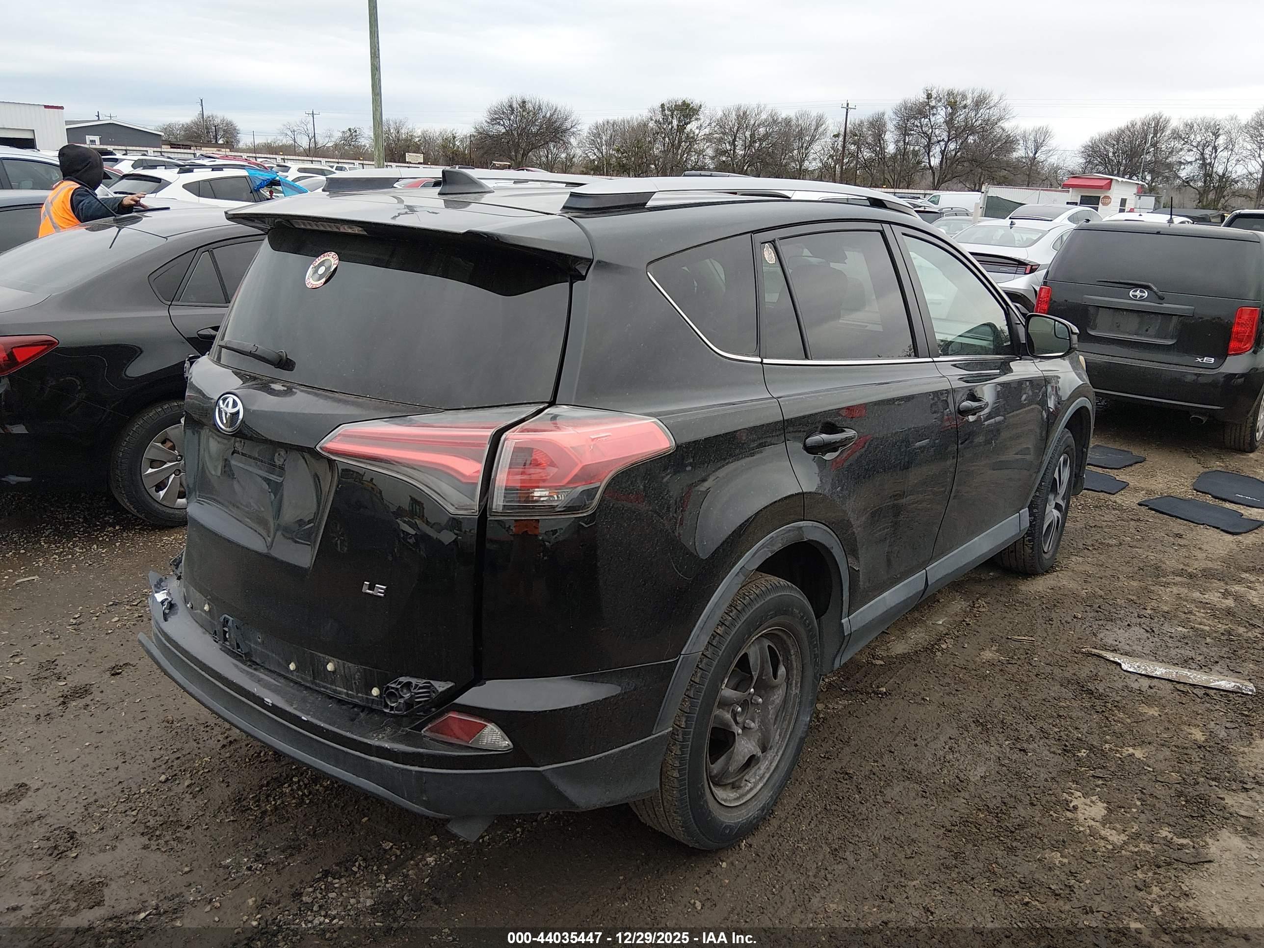 TOYOTA RAV4 image 4