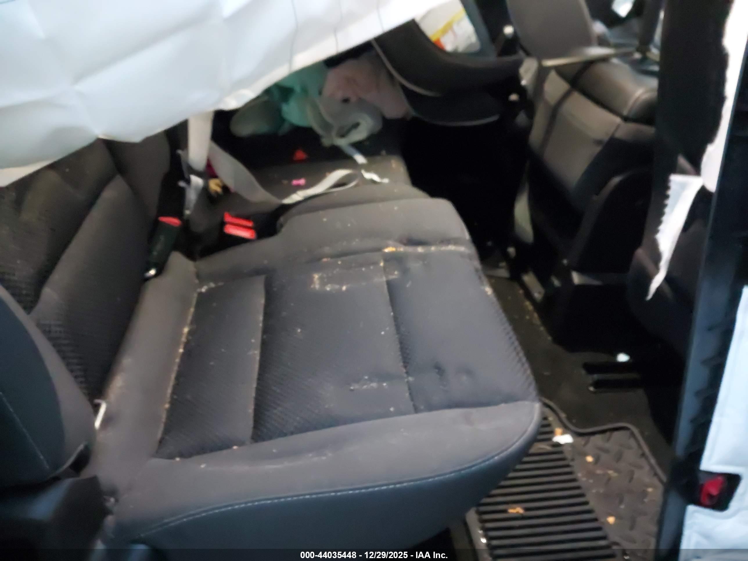 CHEVROLET SILVERADO image 8