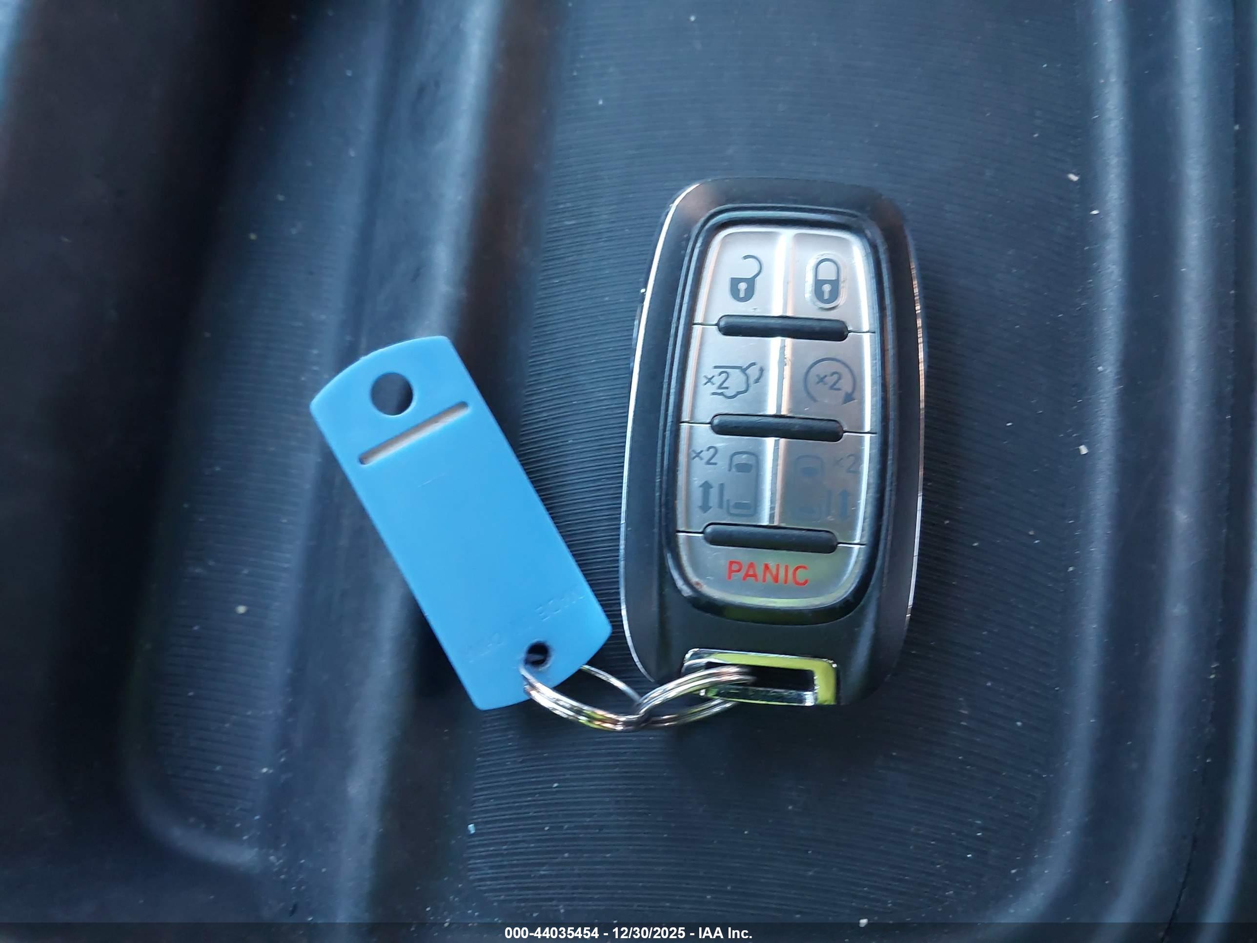 CHRYSLER PACIFICA image 11