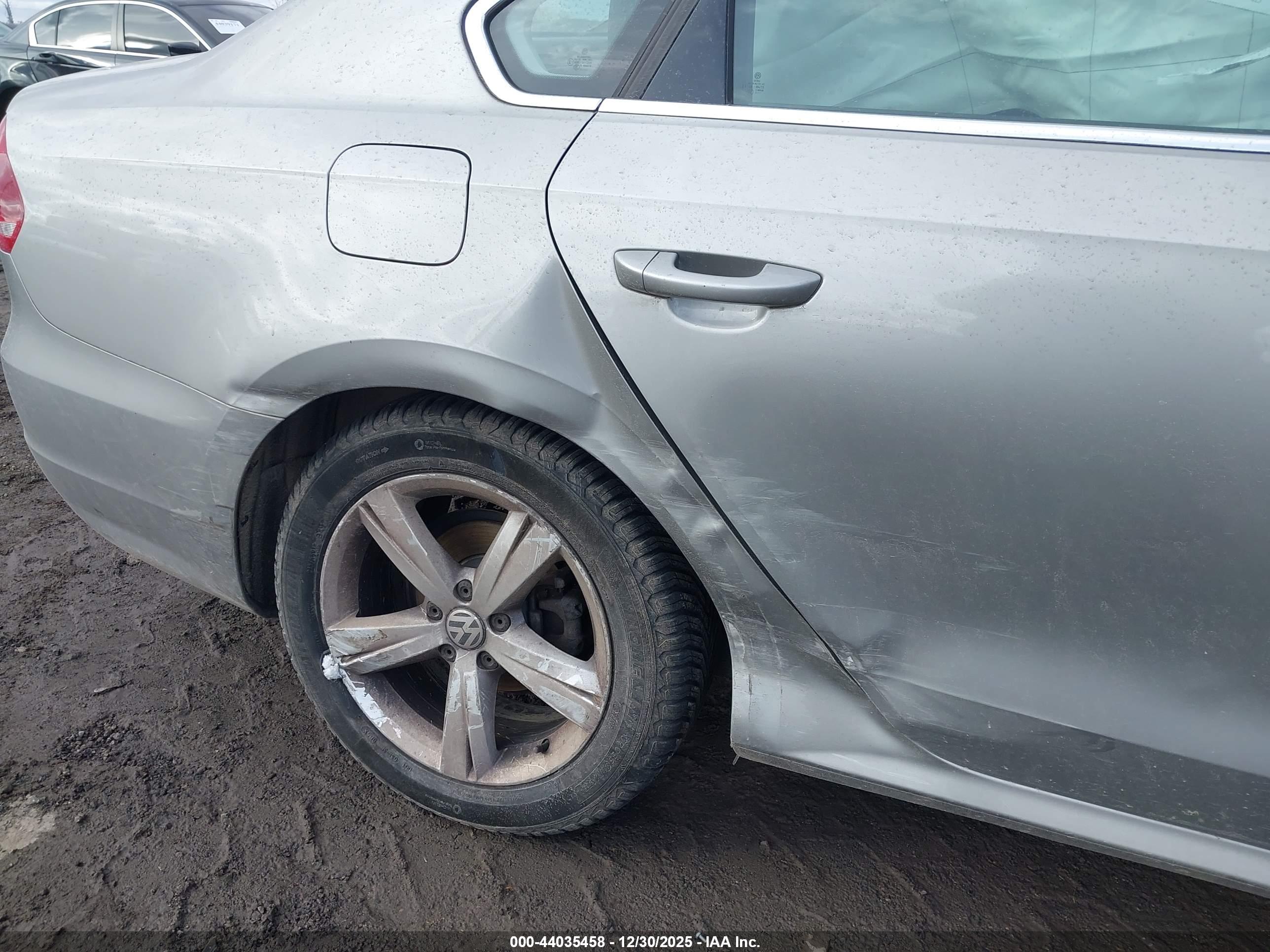 VOLKSWAGEN PASSAT image 6