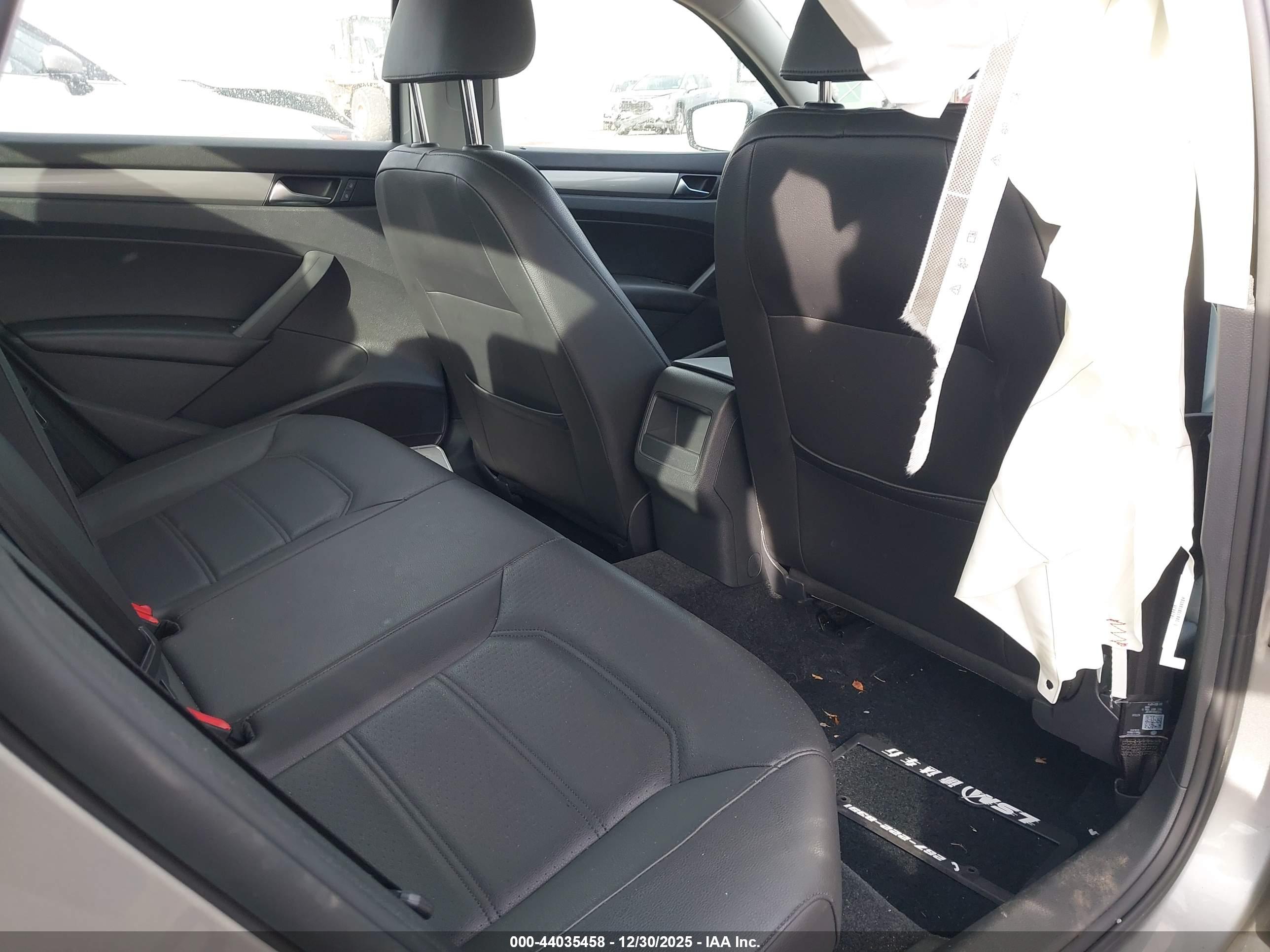 VOLKSWAGEN PASSAT image 8