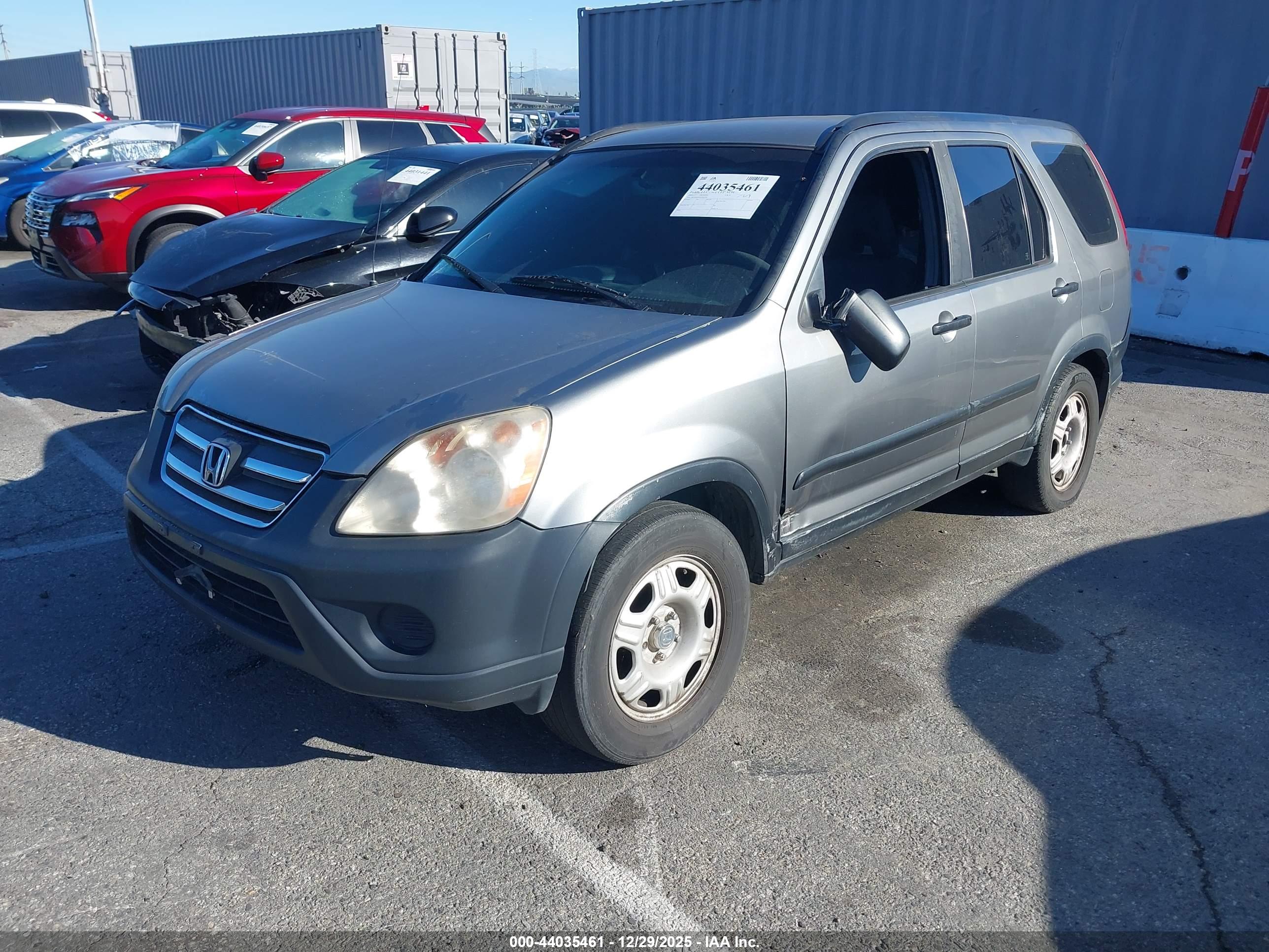 HONDA CR-V image 2