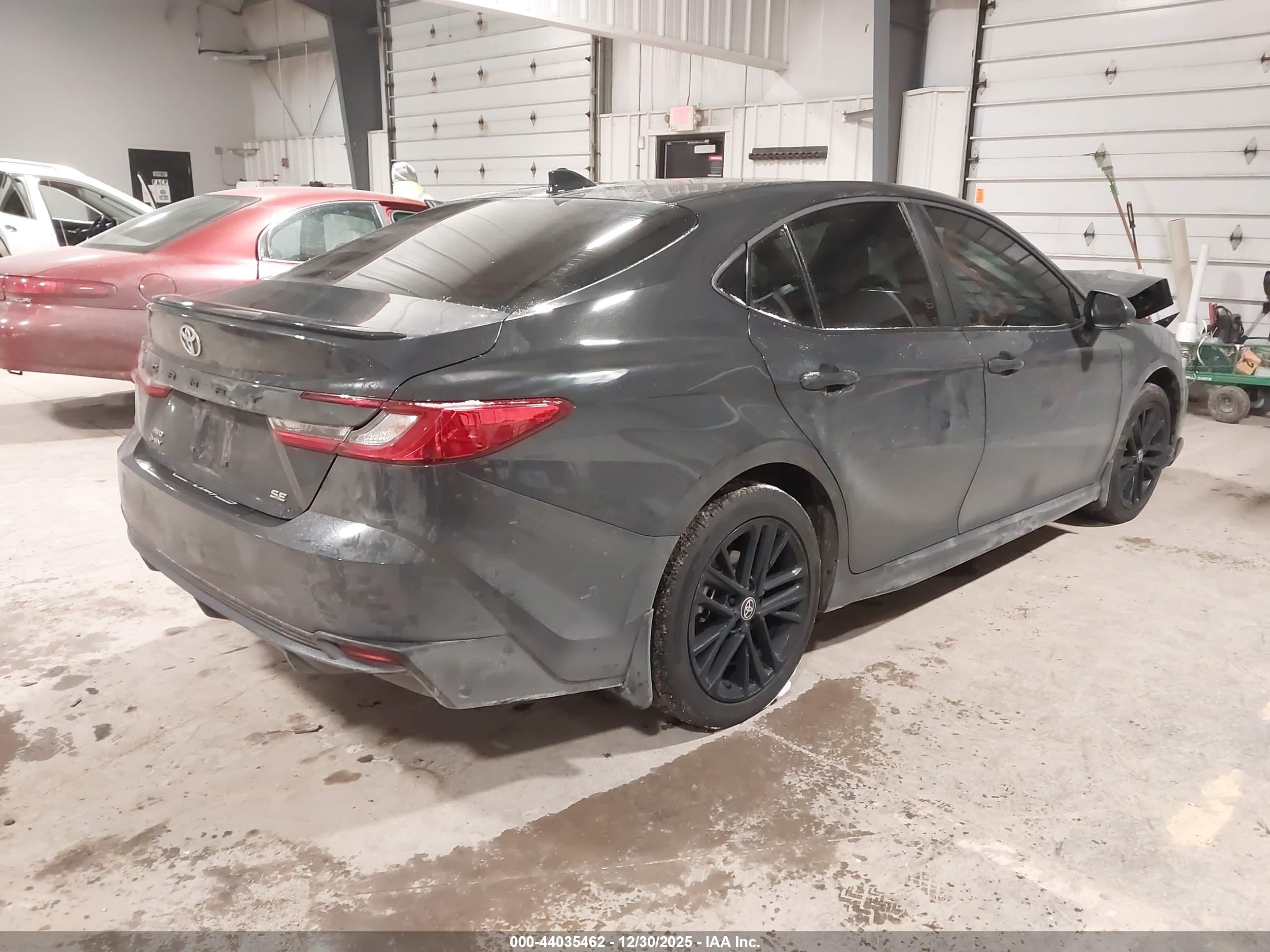 TOYOTA CAMRY image 4