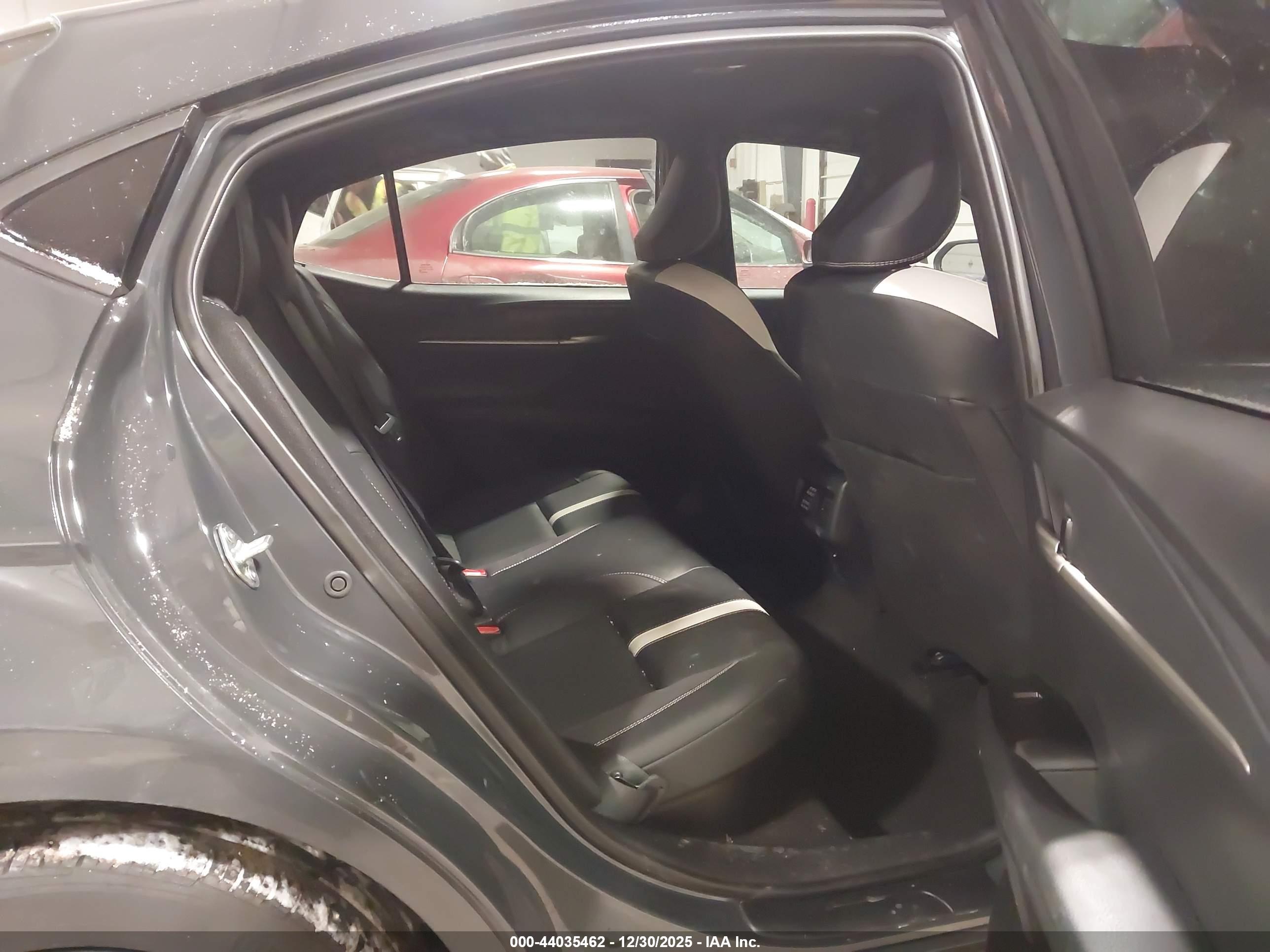 TOYOTA CAMRY image 8