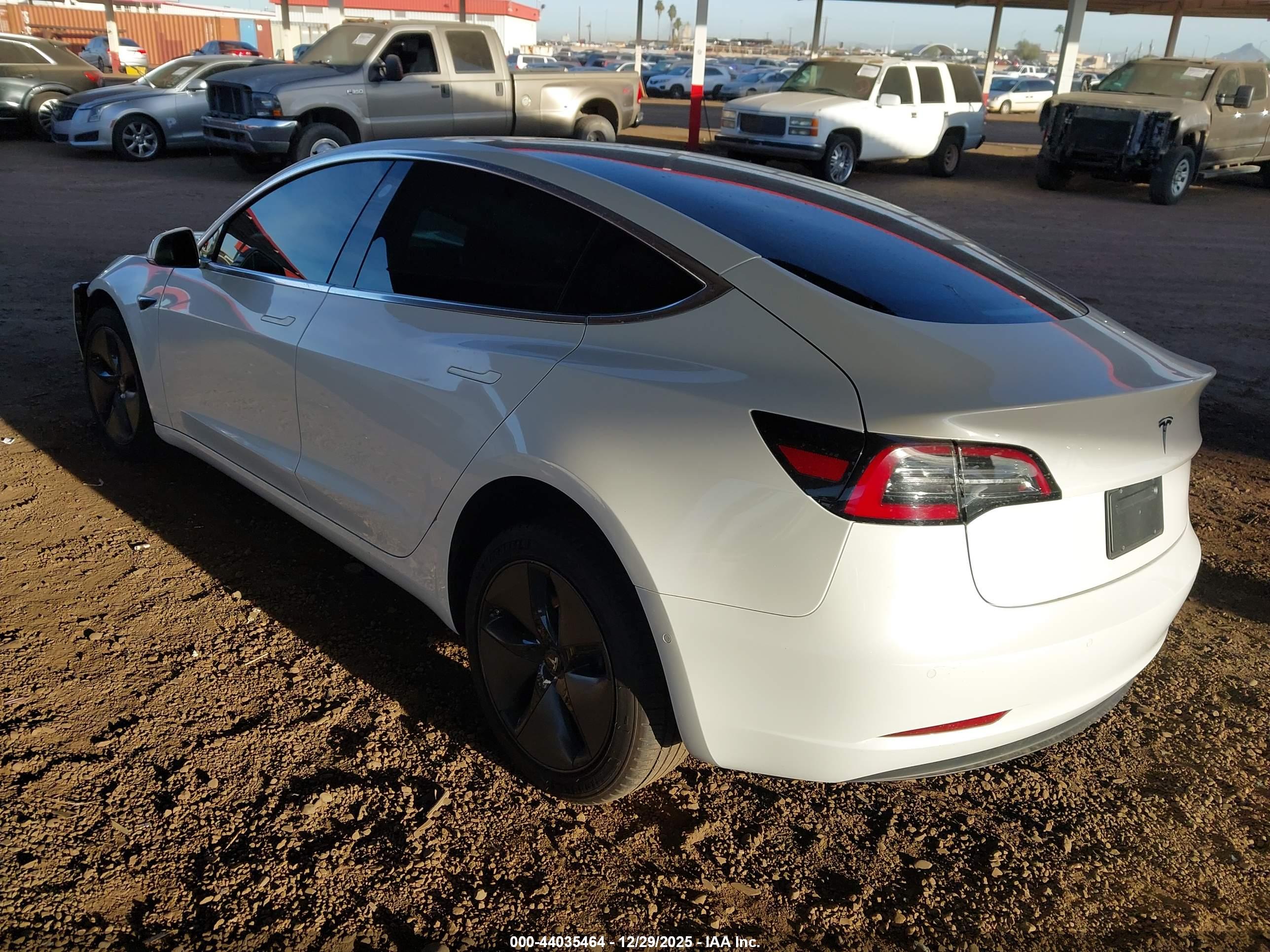 TESLA MODEL image 3