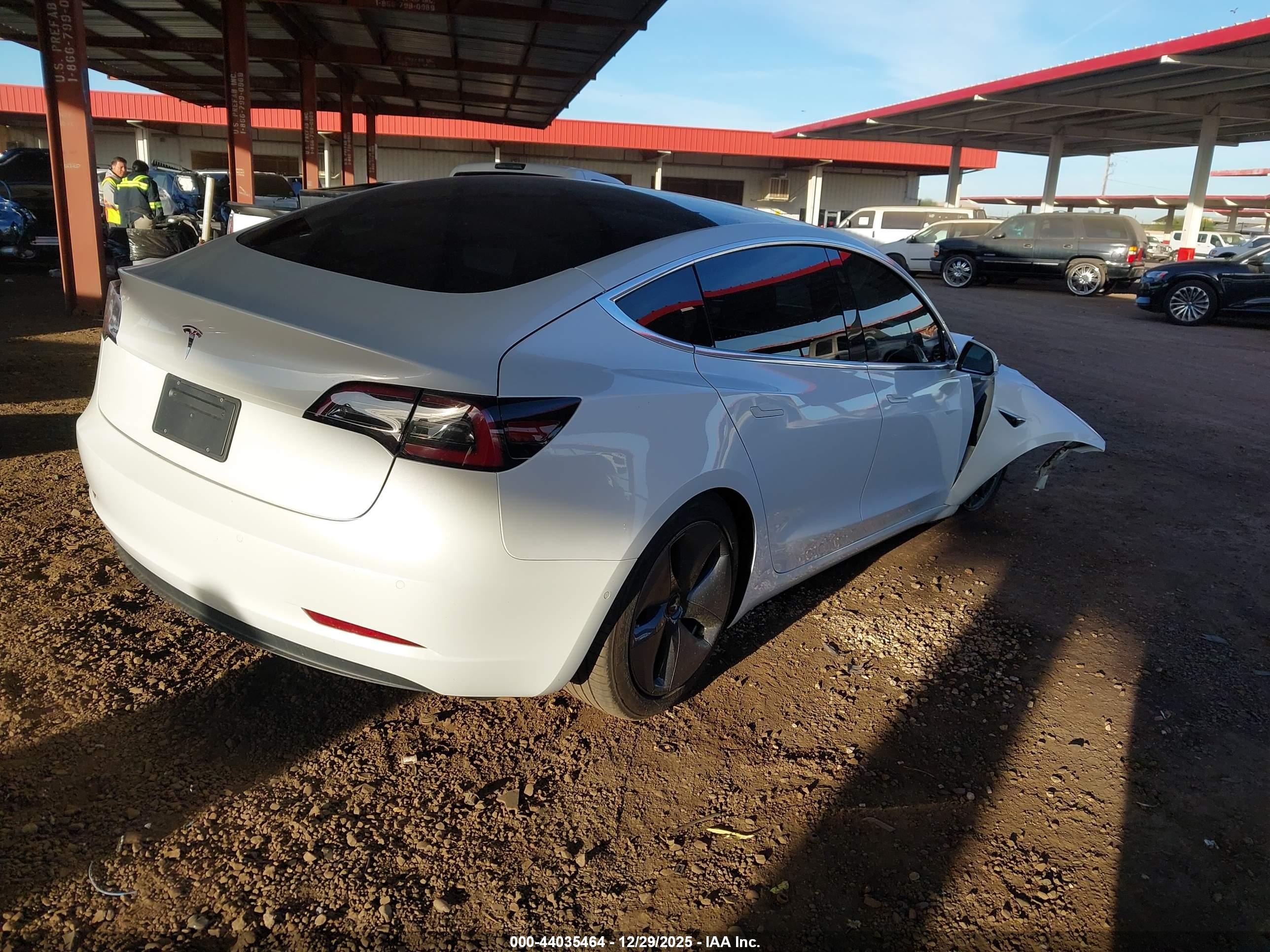 TESLA MODEL image 4