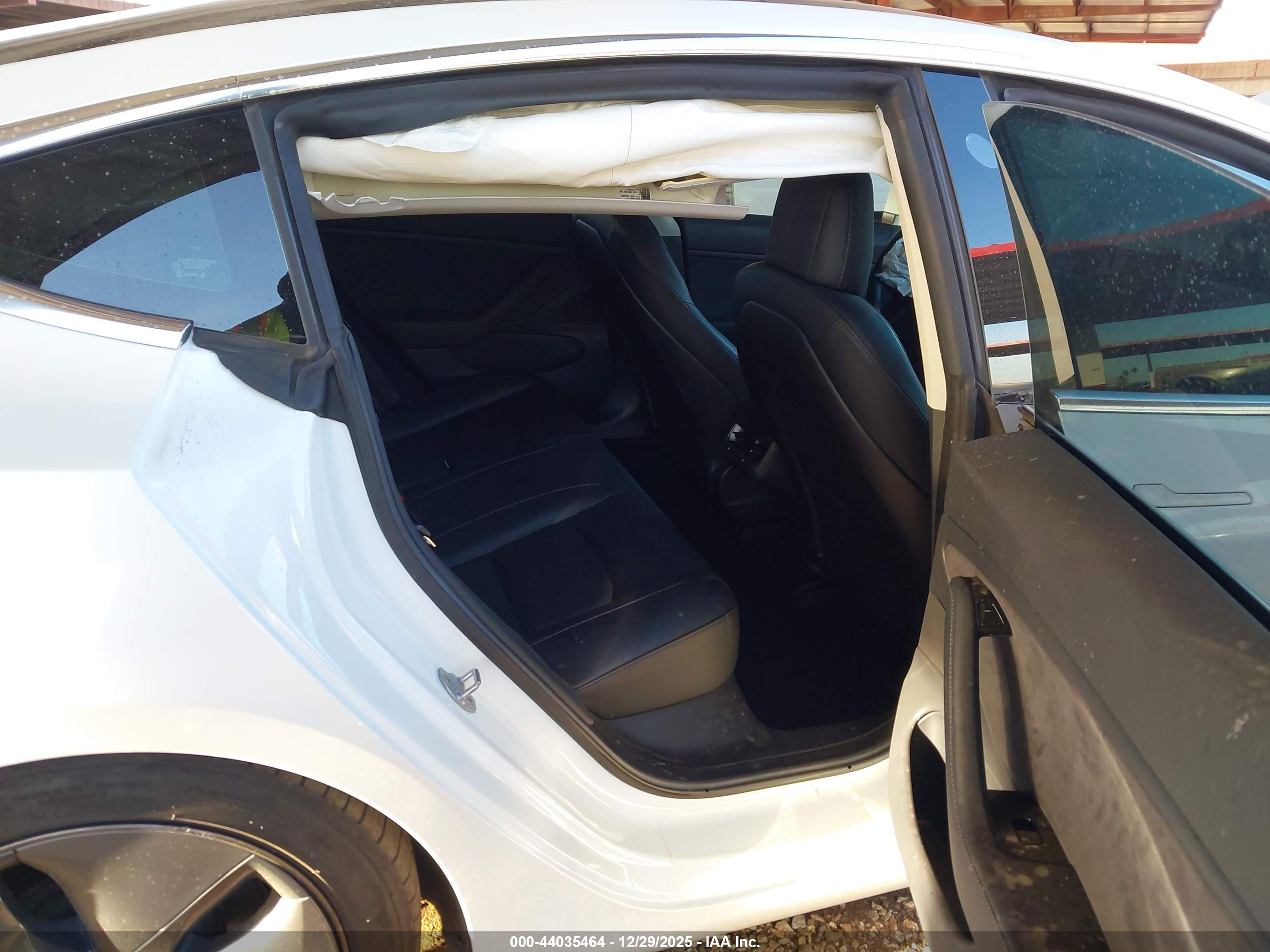 TESLA MODEL image 8