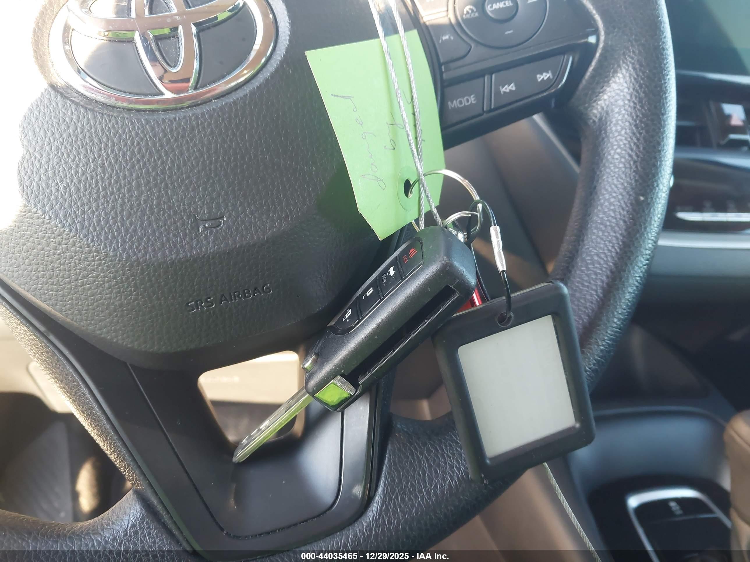 TOYOTA COROLLA image 11