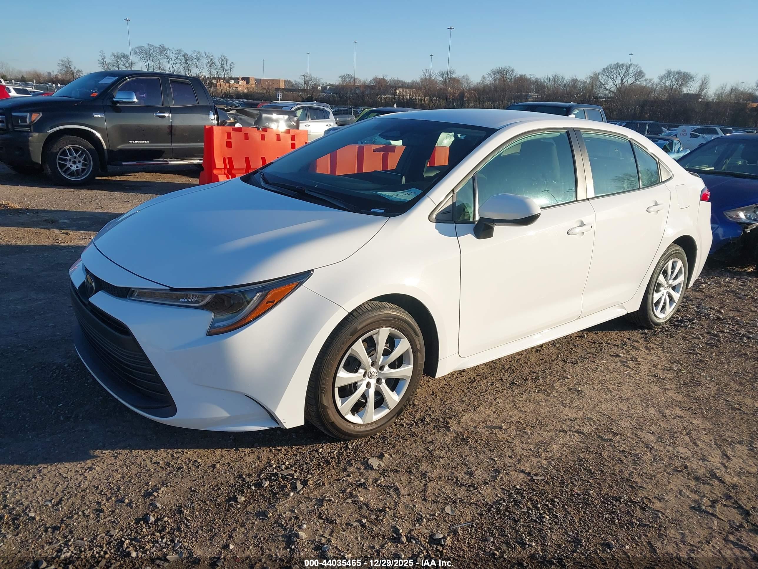 TOYOTA COROLLA image 2