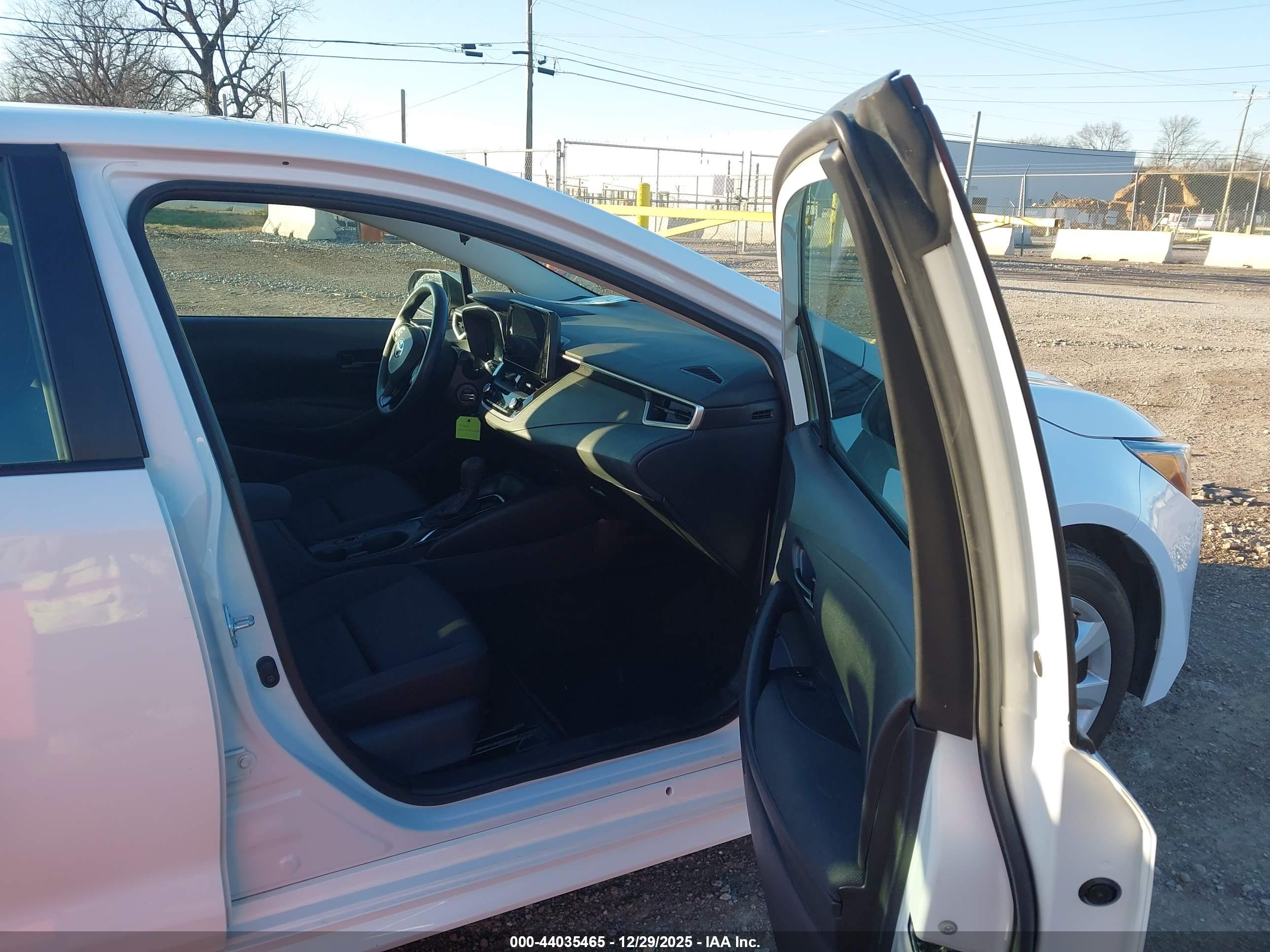 TOYOTA COROLLA image 5