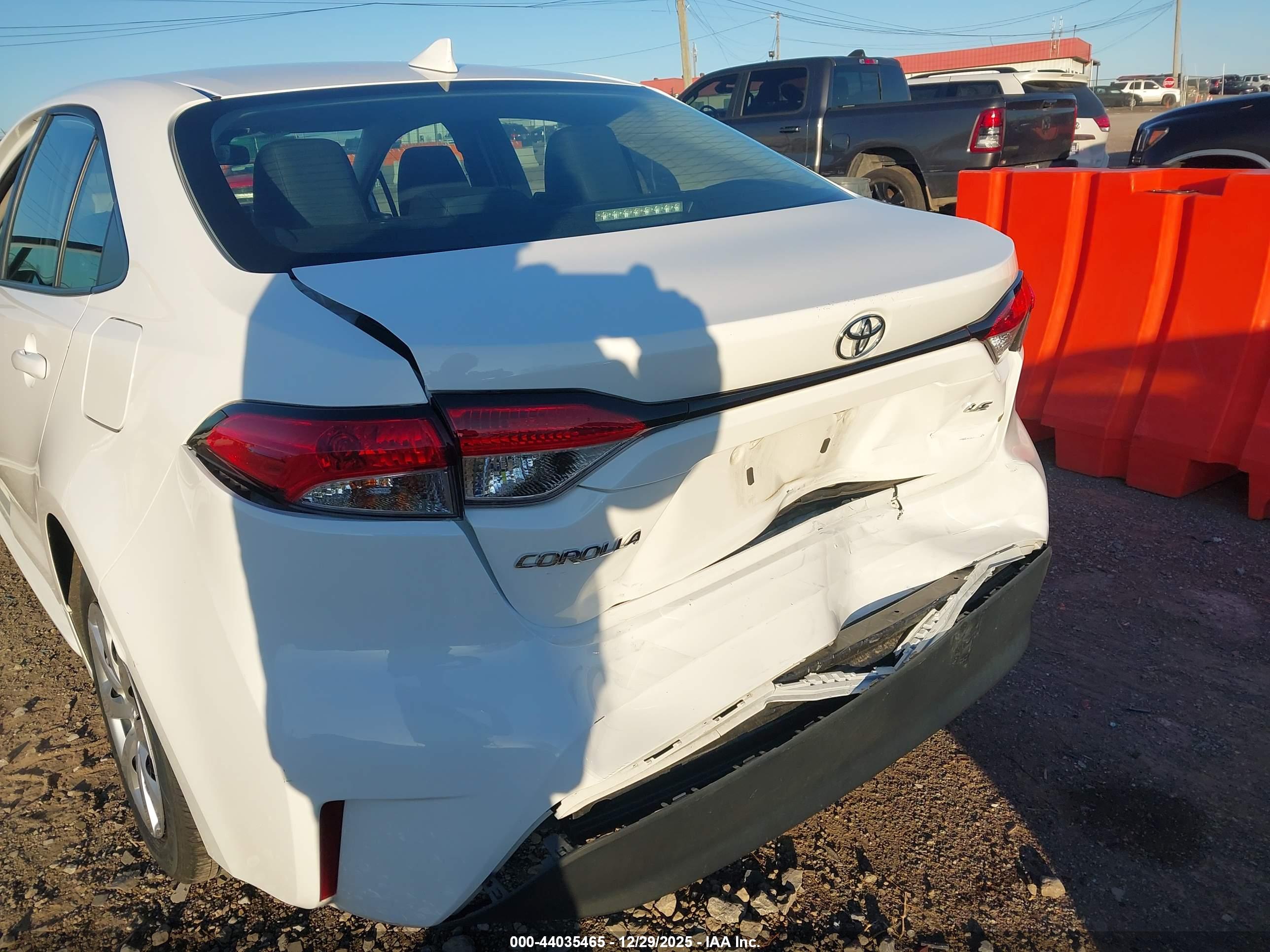 TOYOTA COROLLA image 6