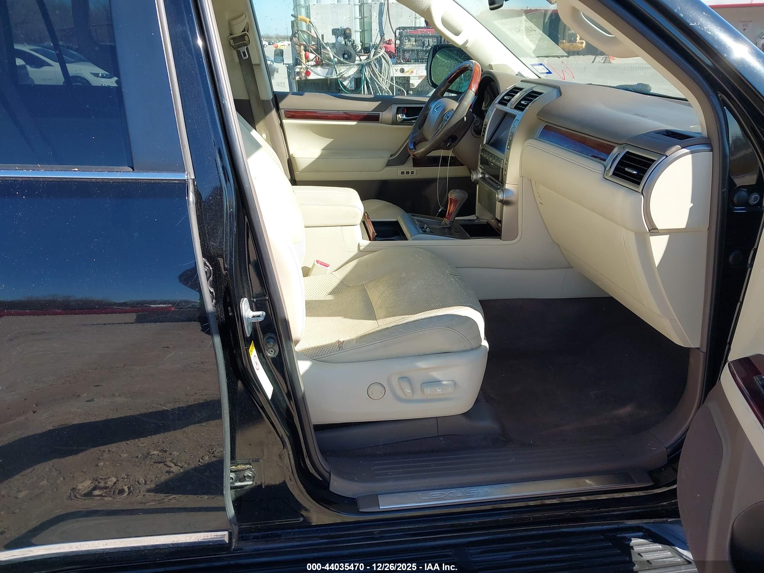 LEXUS GX image 5