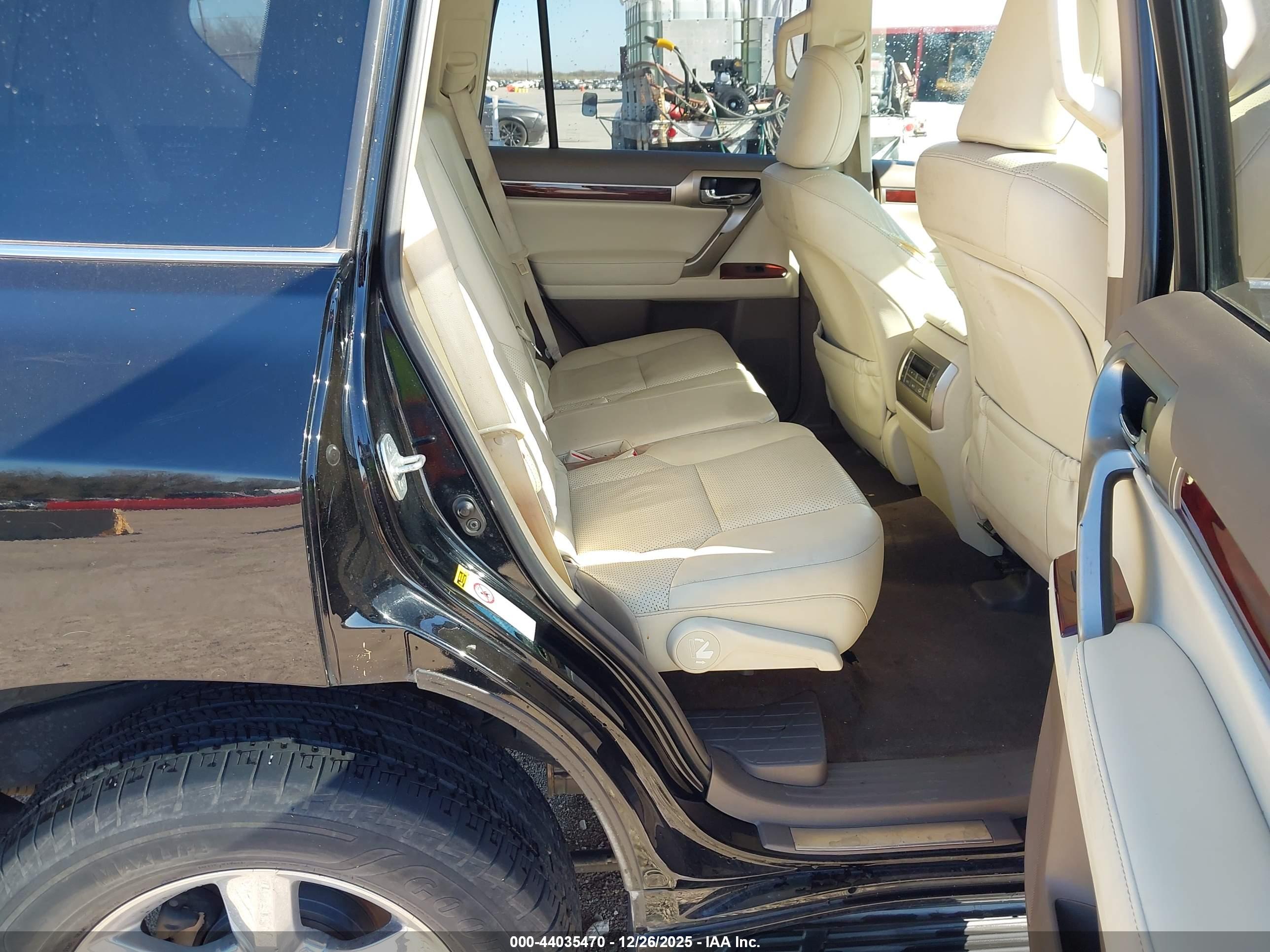 LEXUS GX image 8