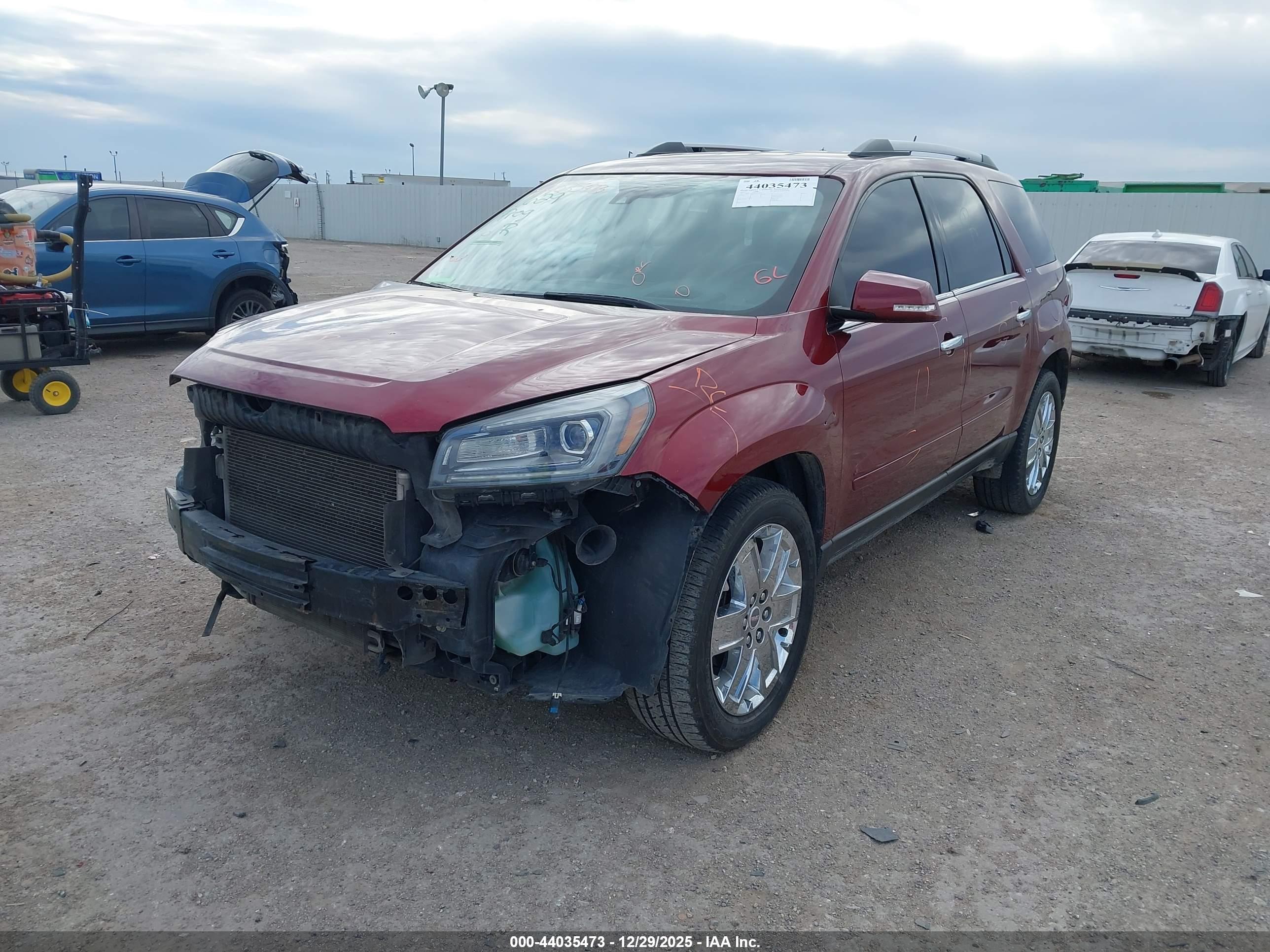 GMC ACADIA image 2