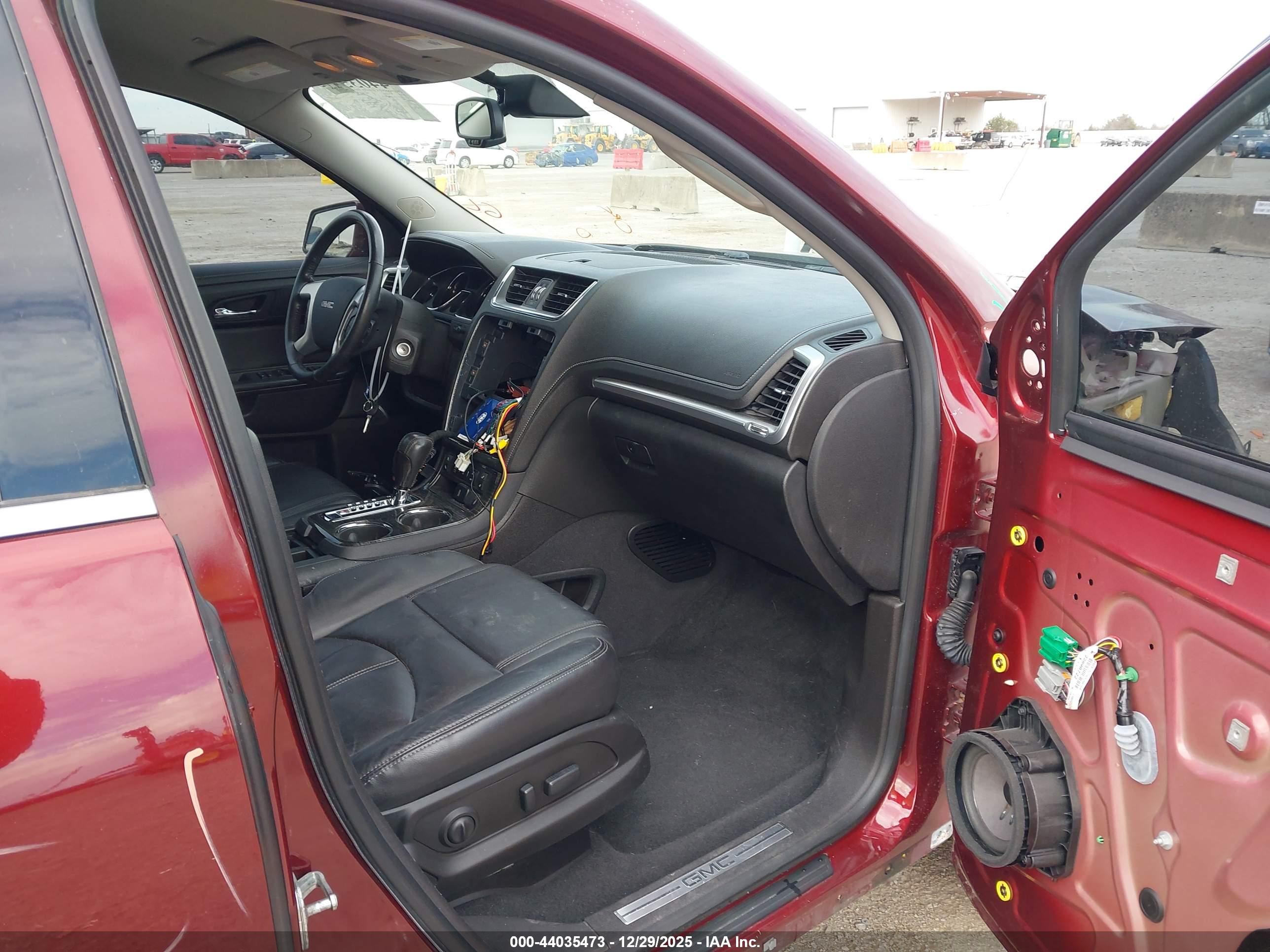 GMC ACADIA image 5
