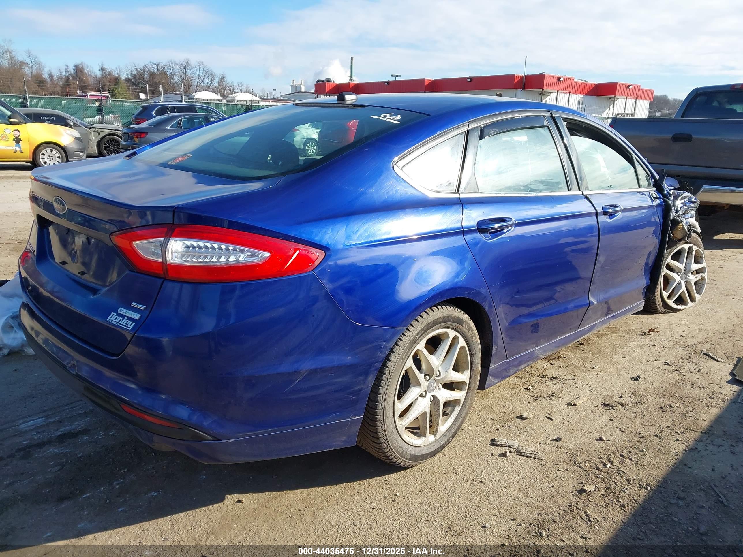 FORD FUSION image 4