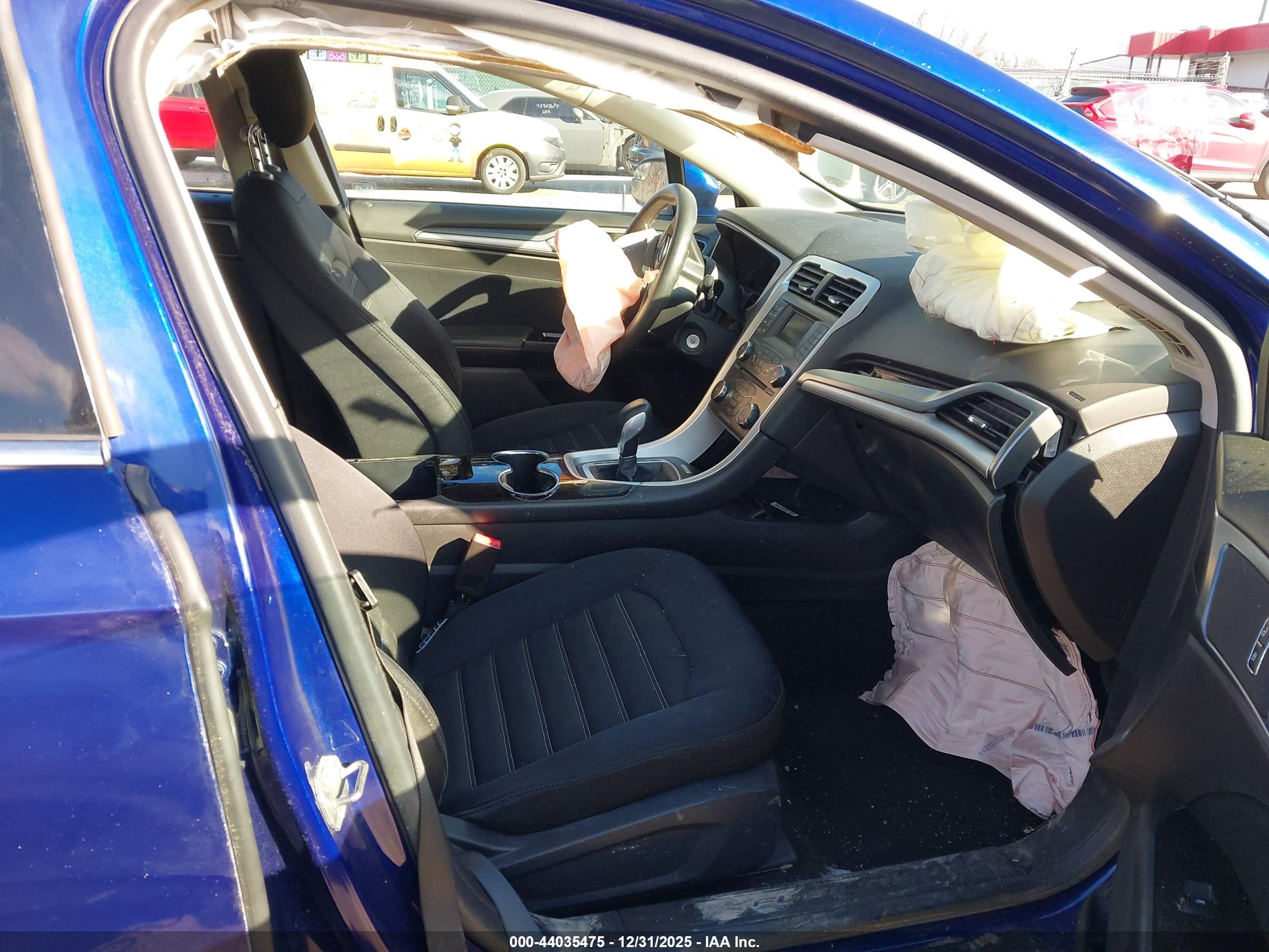 FORD FUSION image 5