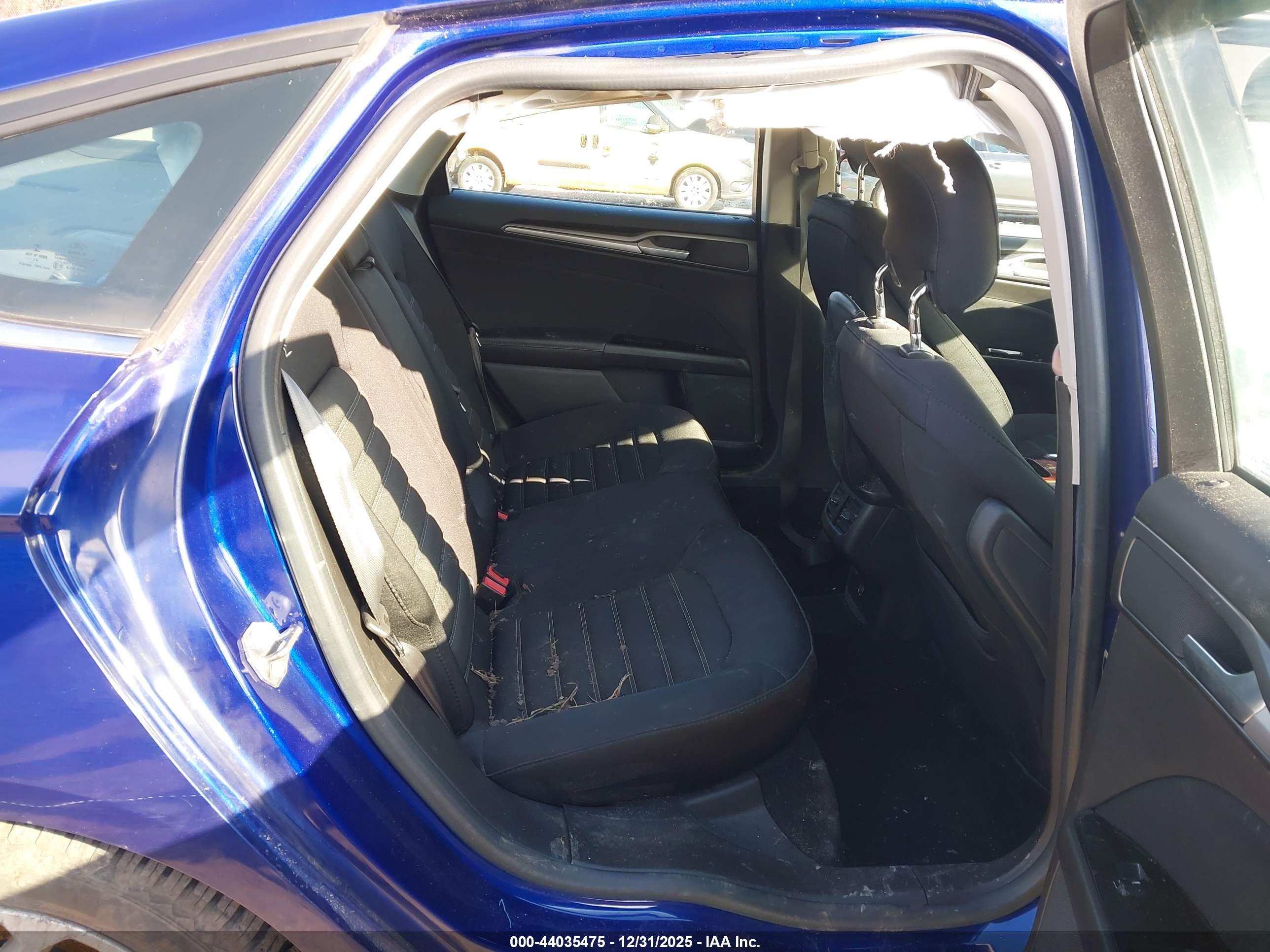 FORD FUSION image 8