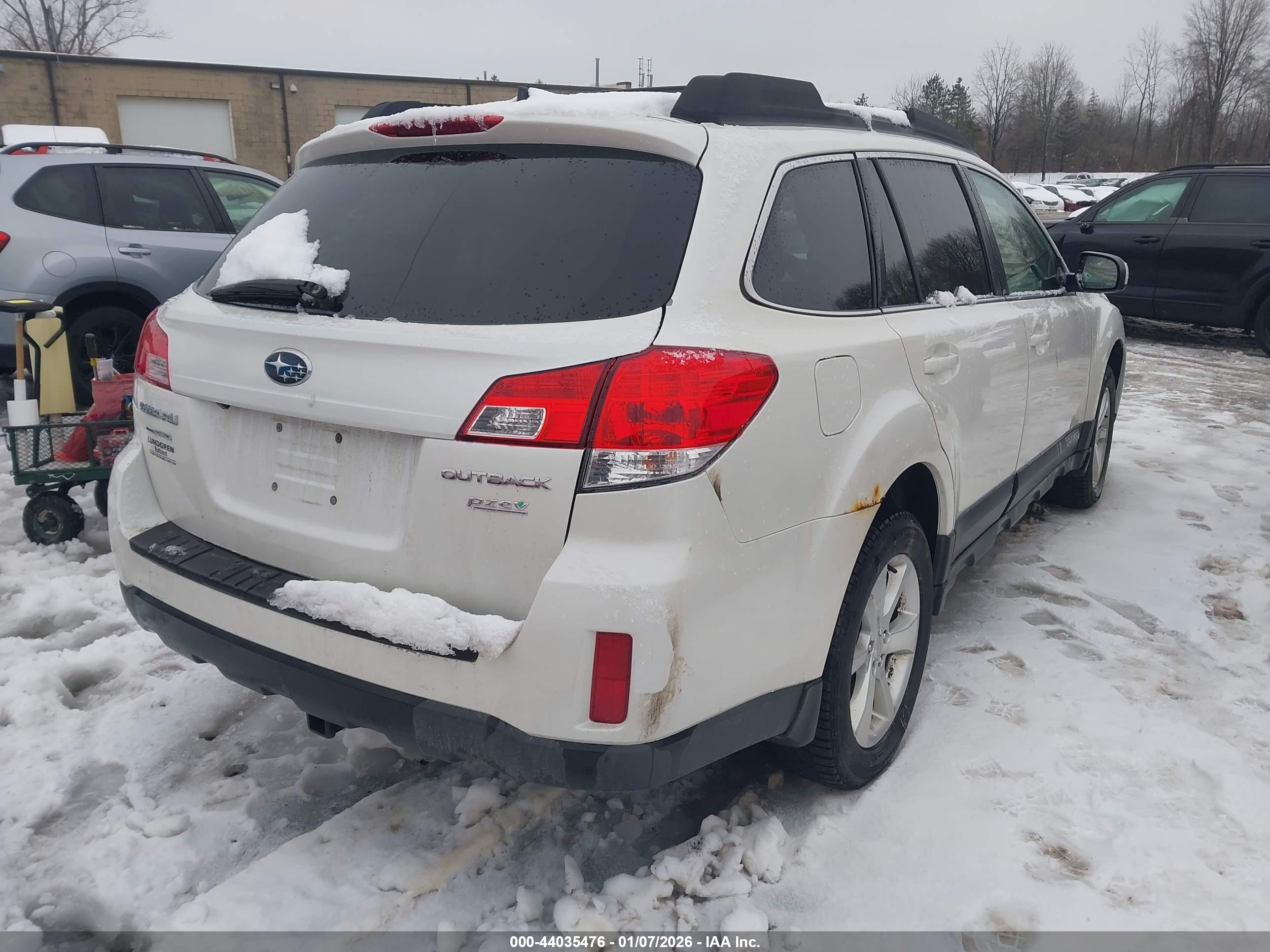 SUBARU OUTBACK image 4