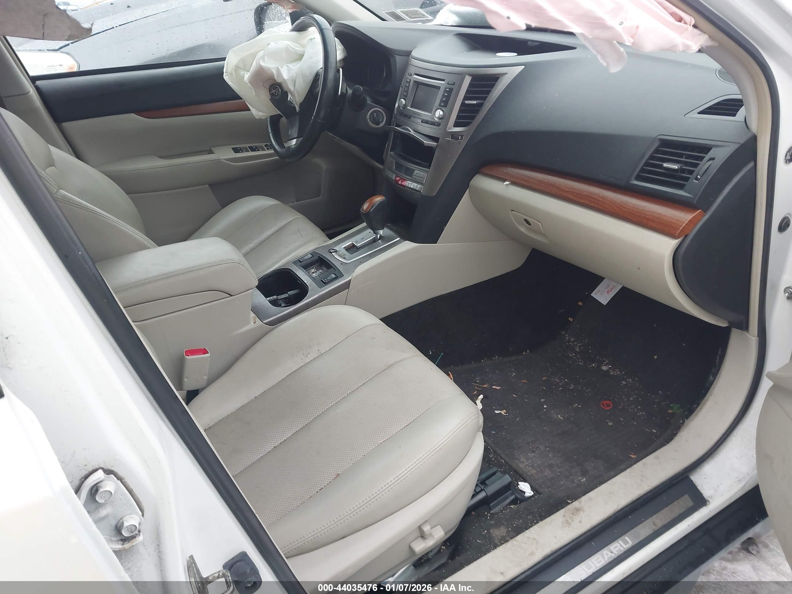 SUBARU OUTBACK image 5