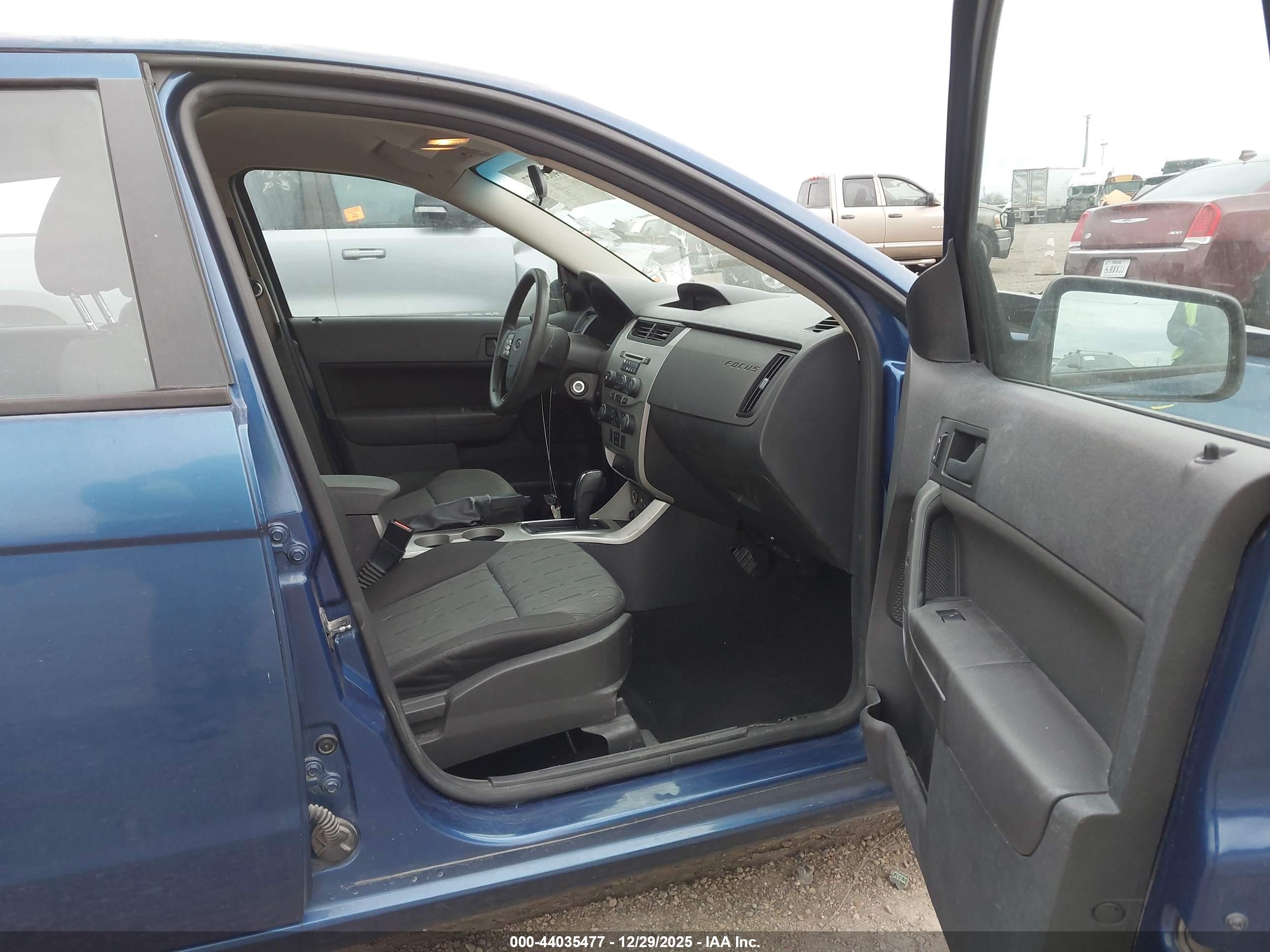 FORD FOCUS image 5