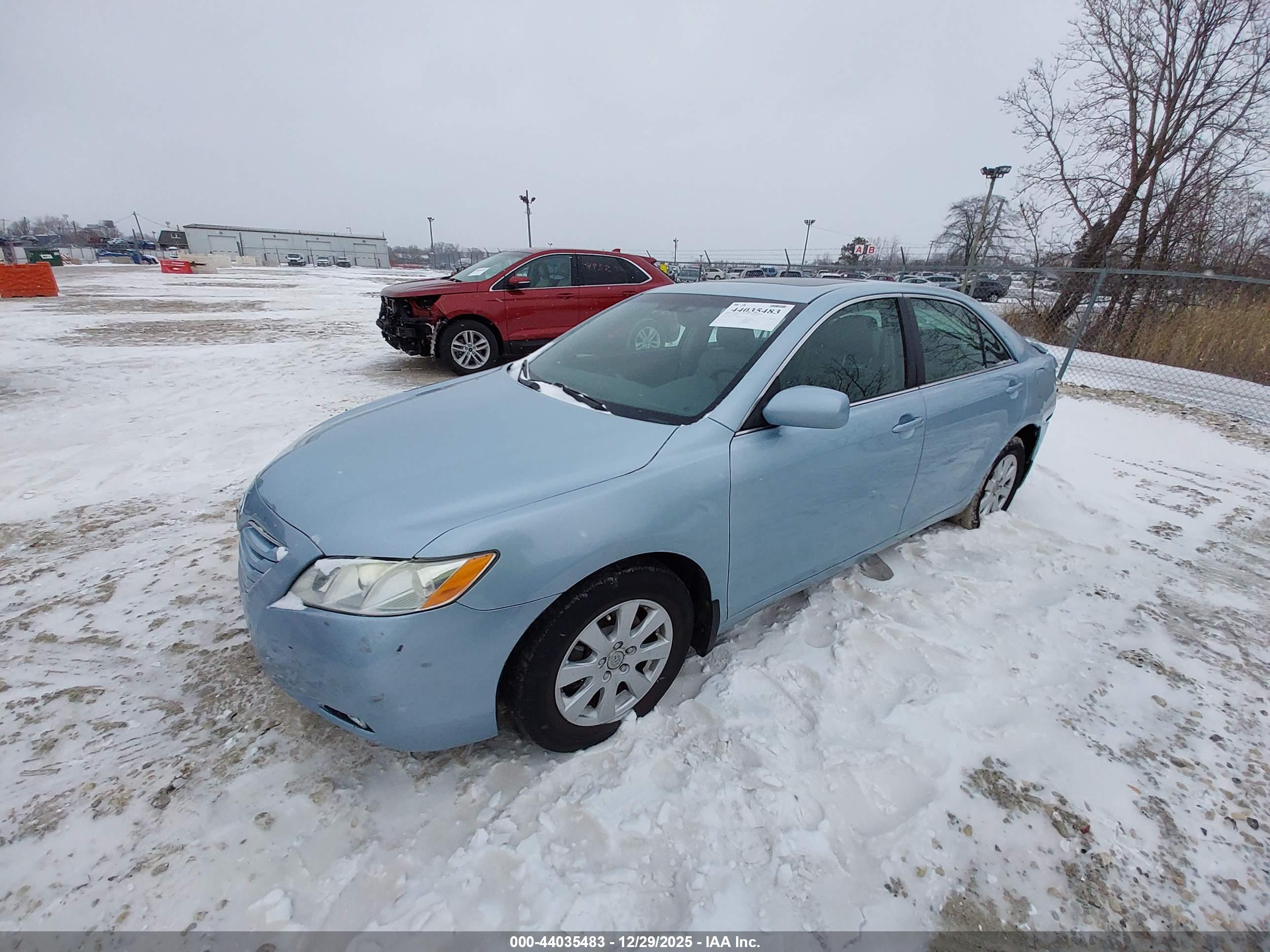 TOYOTA CAMRY image 2