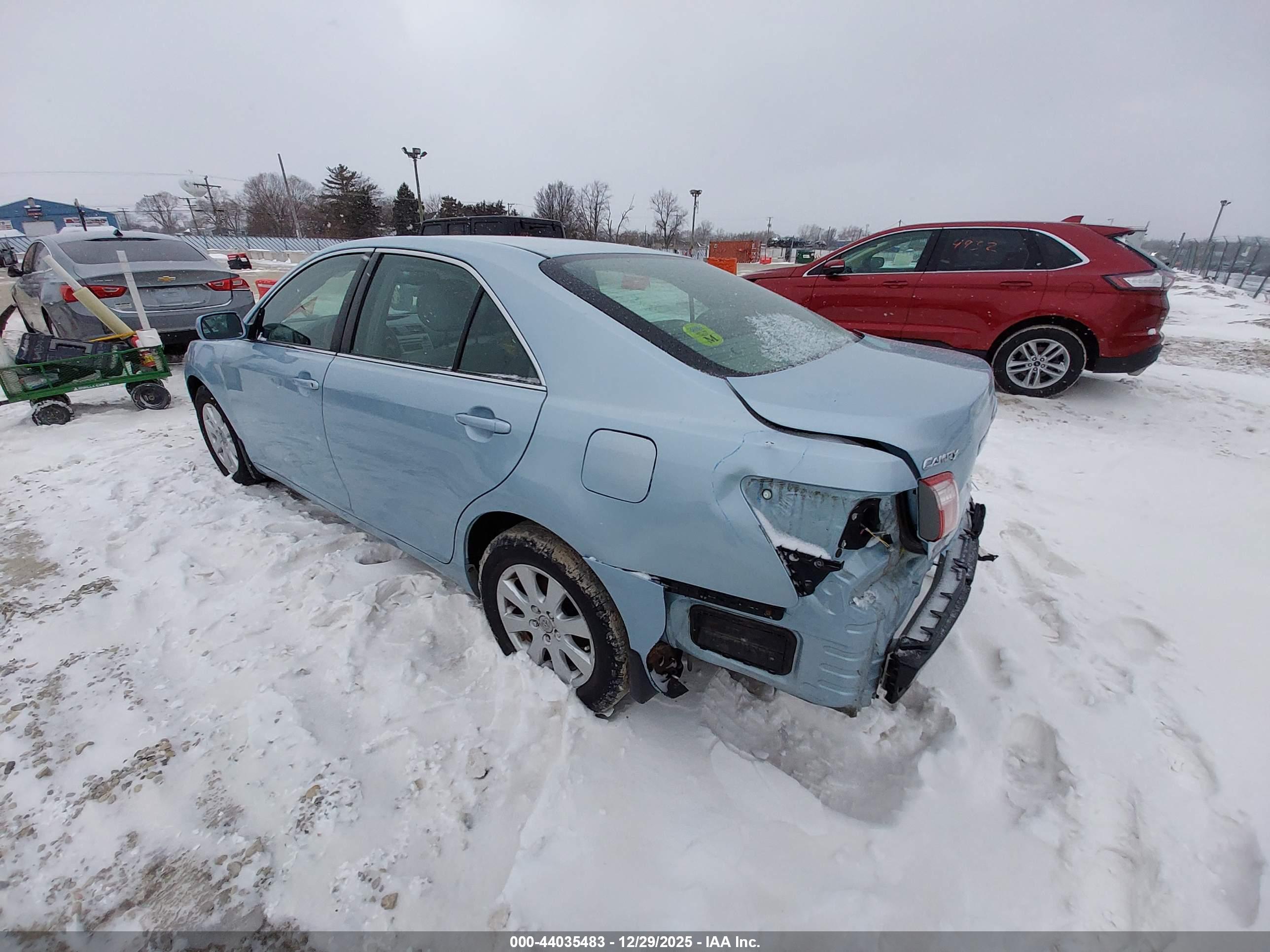 TOYOTA CAMRY image 3