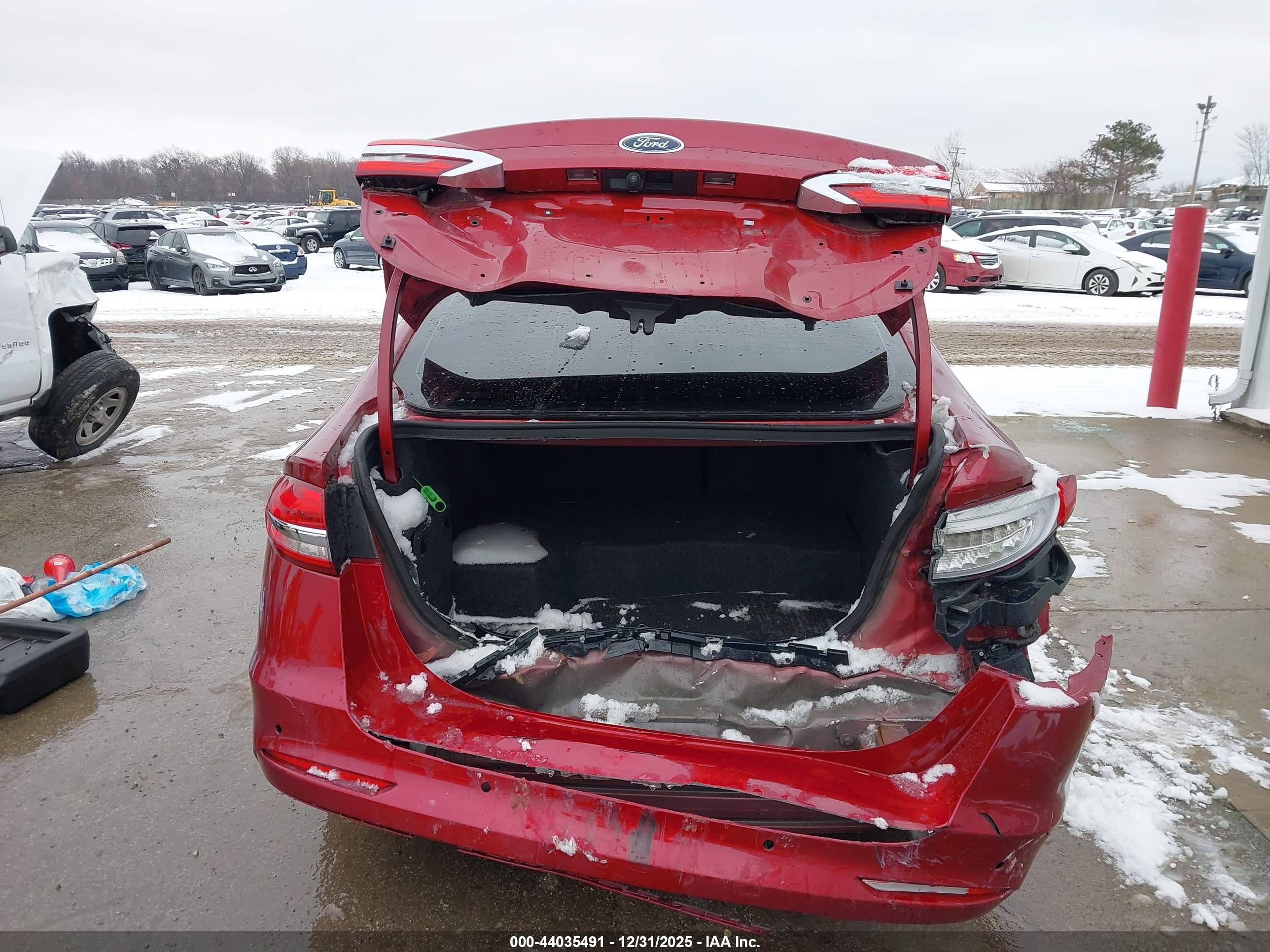 FORD FUSION image 6