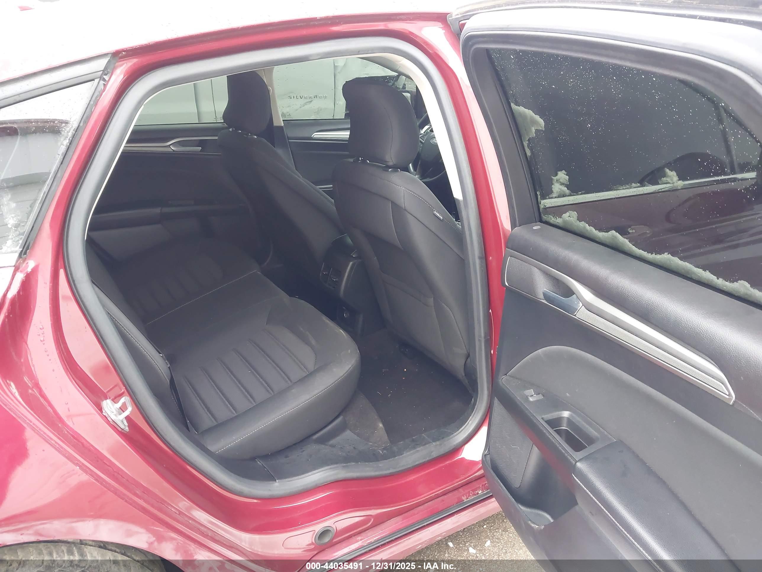 FORD FUSION image 8