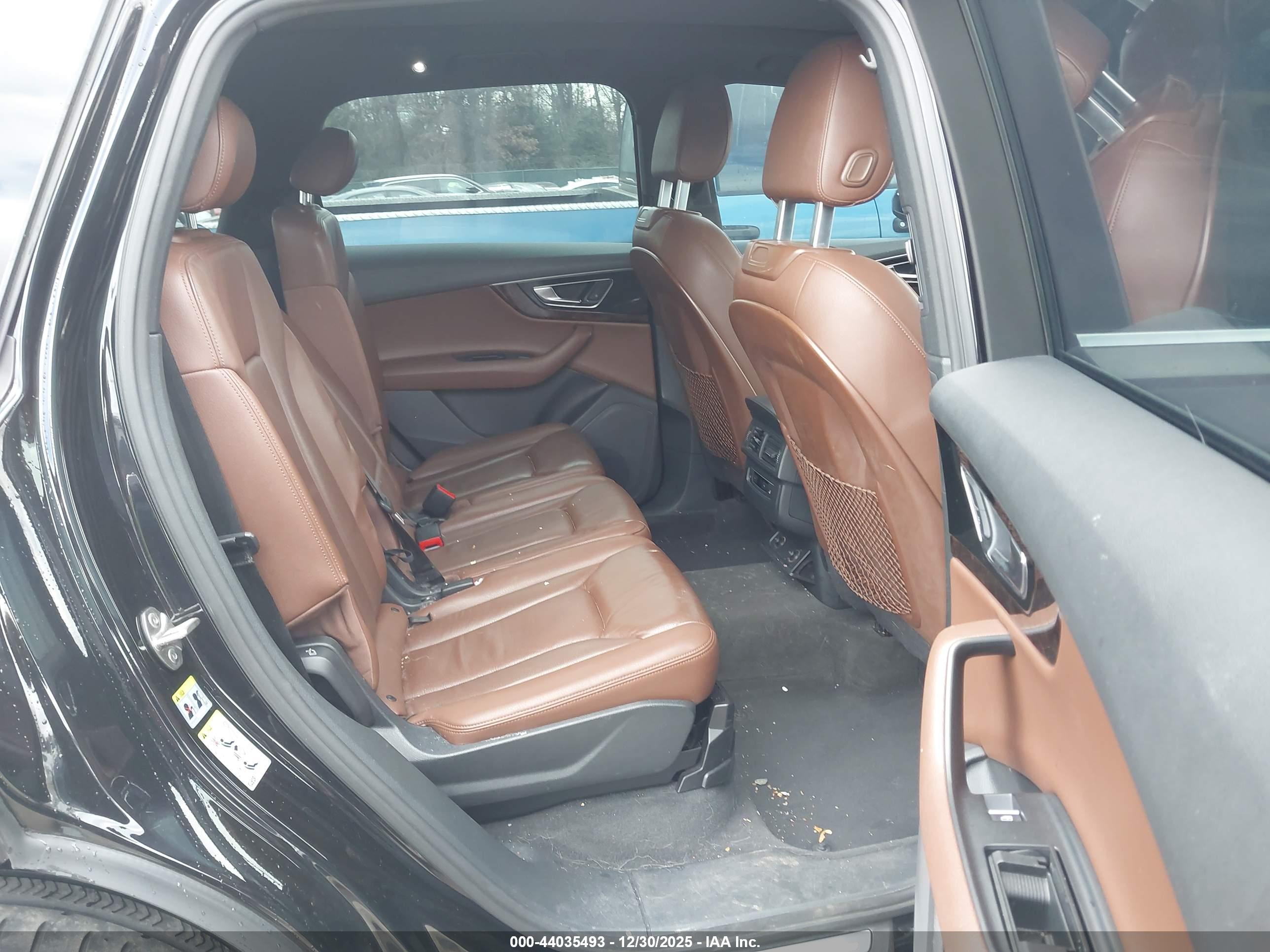 AUDI Q7 image 8