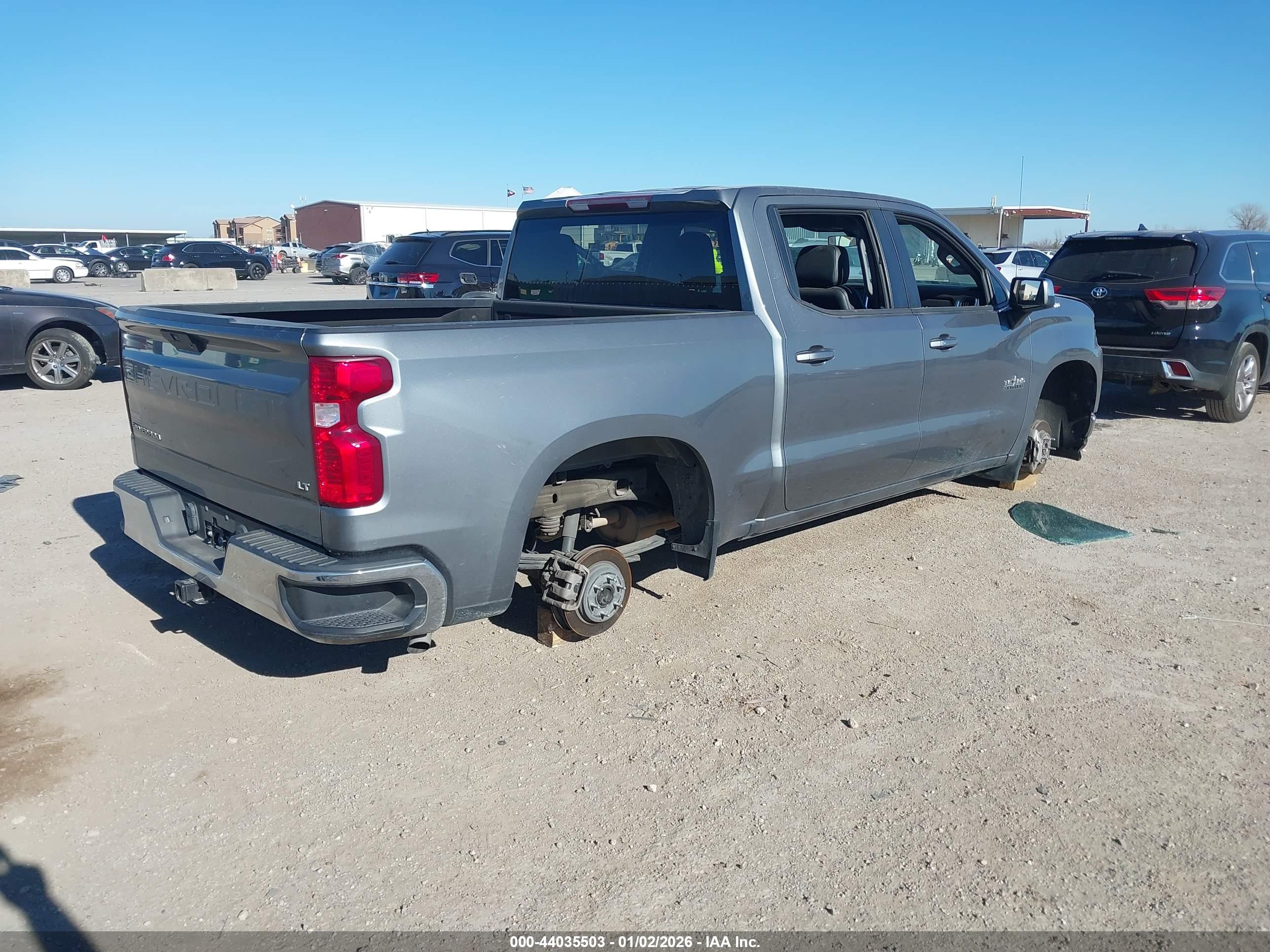 CHEVROLET SILVERADO image 4