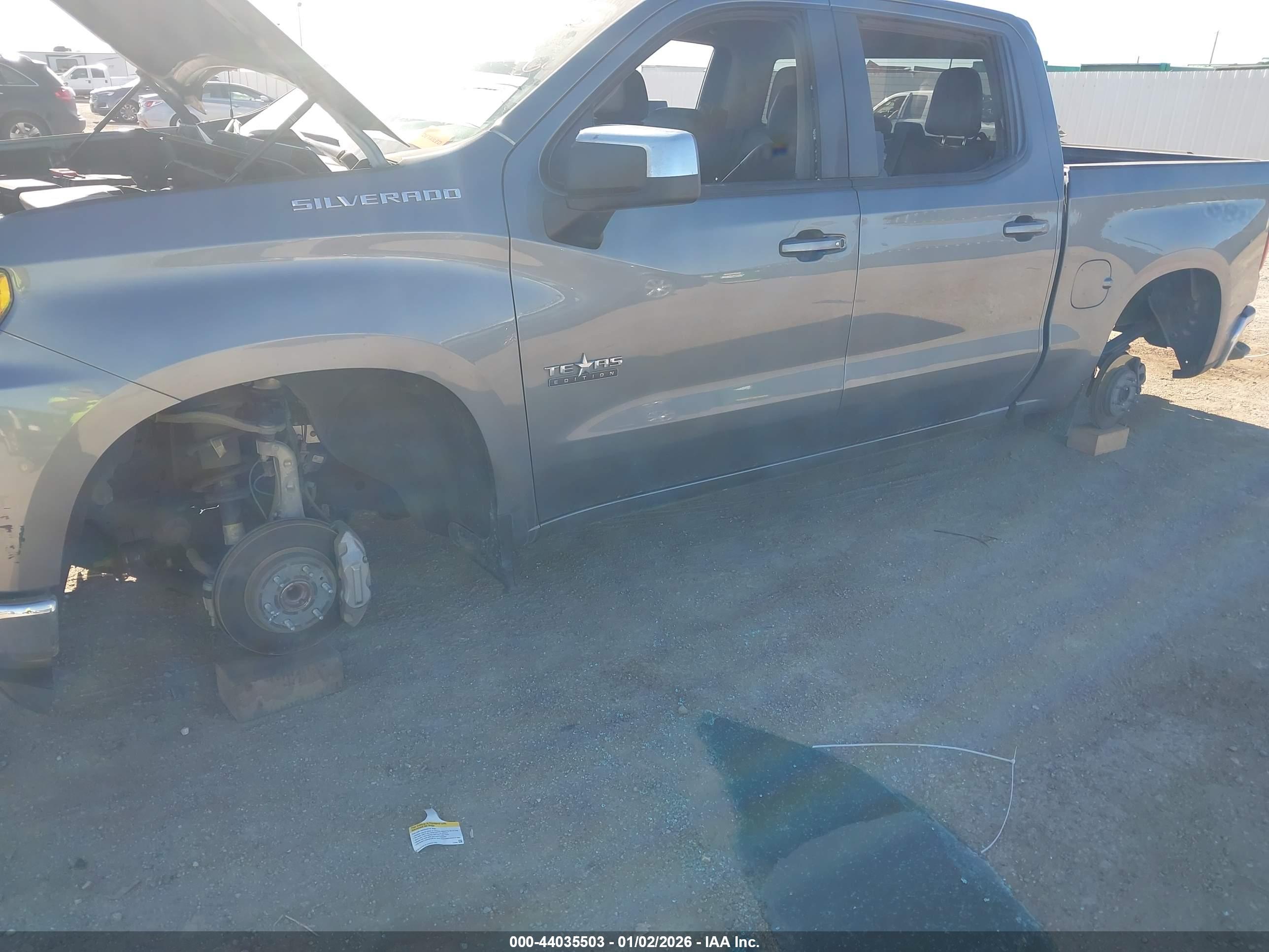 CHEVROLET SILVERADO image 6