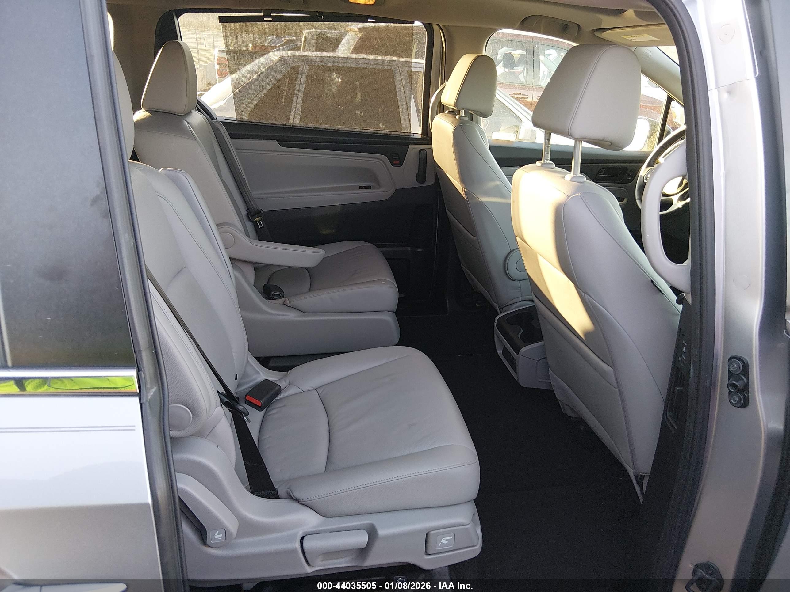 HONDA ODYSSEY image 8
