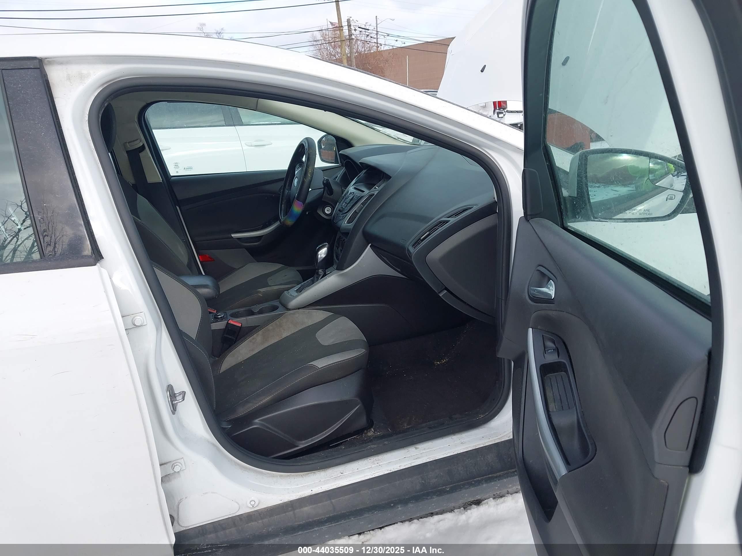 FORD FOCUS image 5