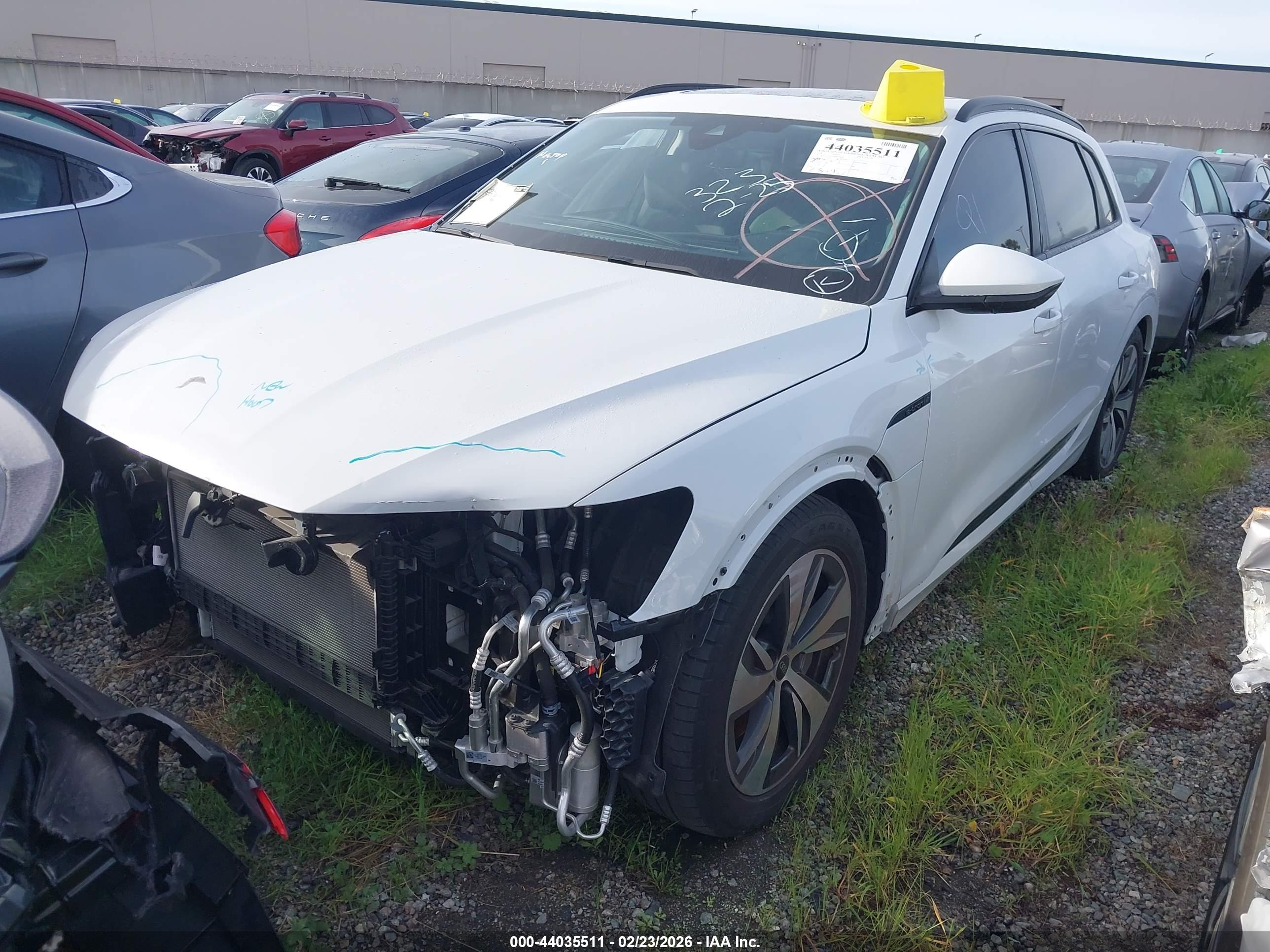 AUDI Q8 image 2