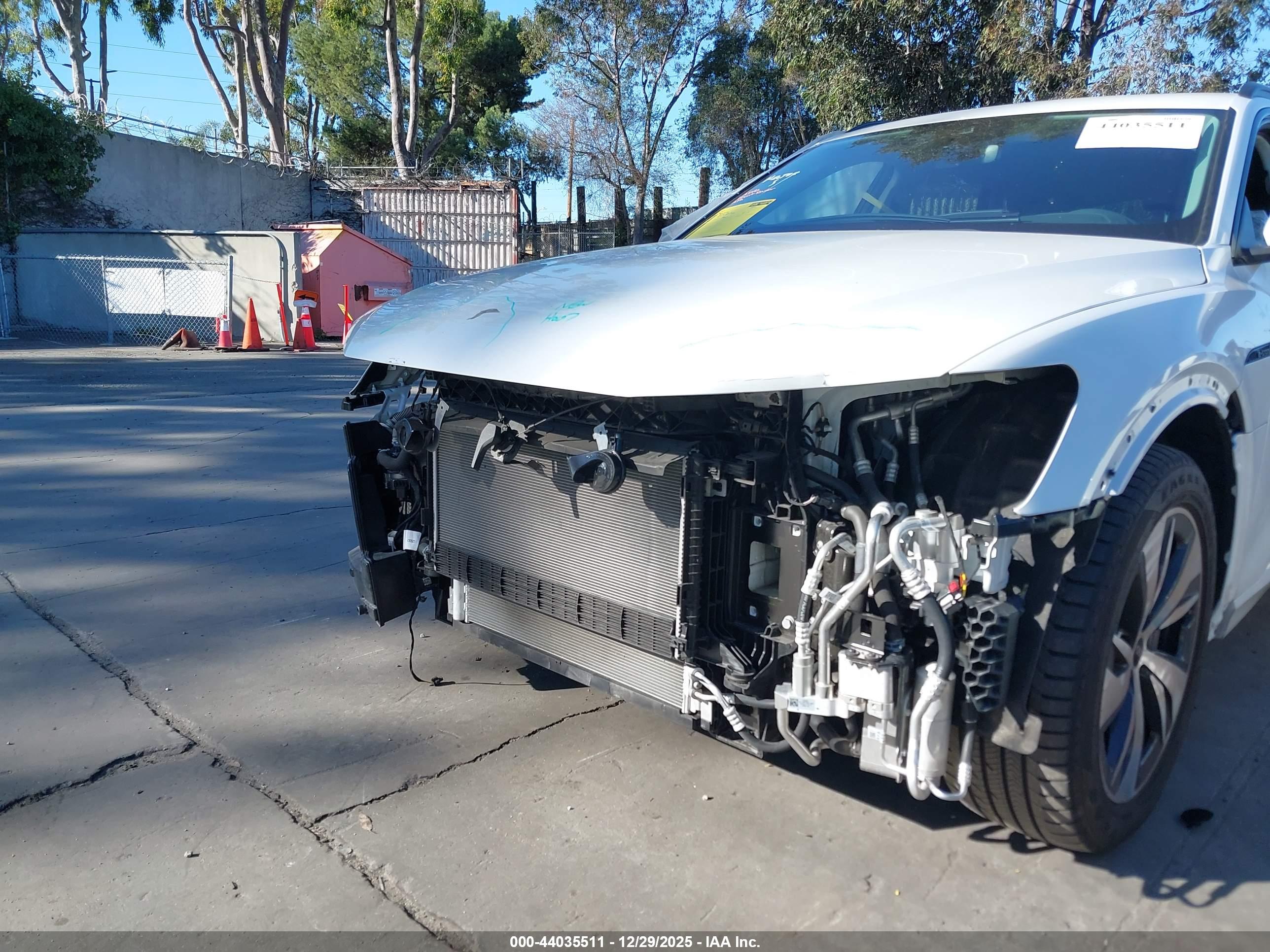 AUDI Q8 image 6