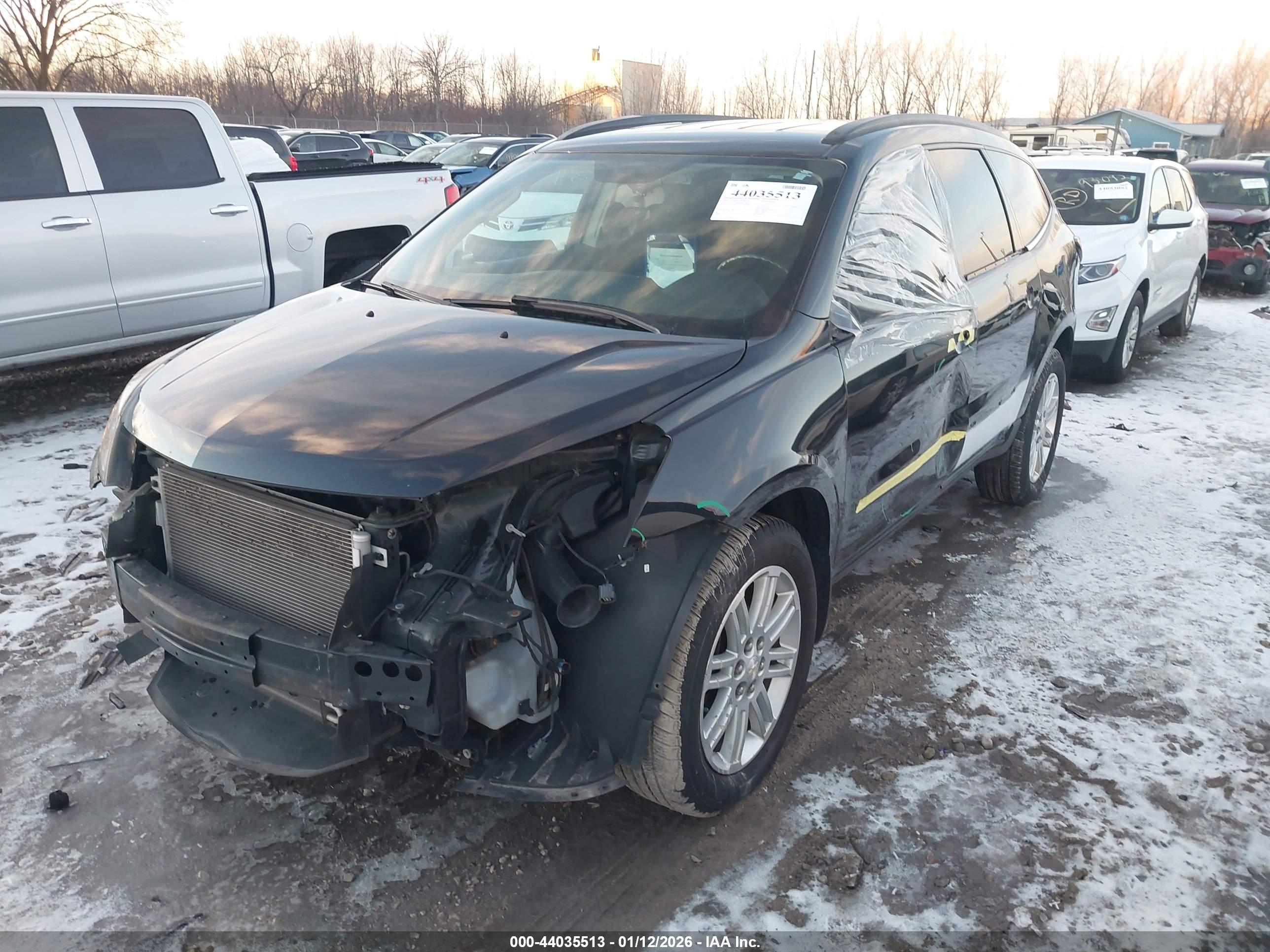 CHEVROLET TRAVERSE image 2