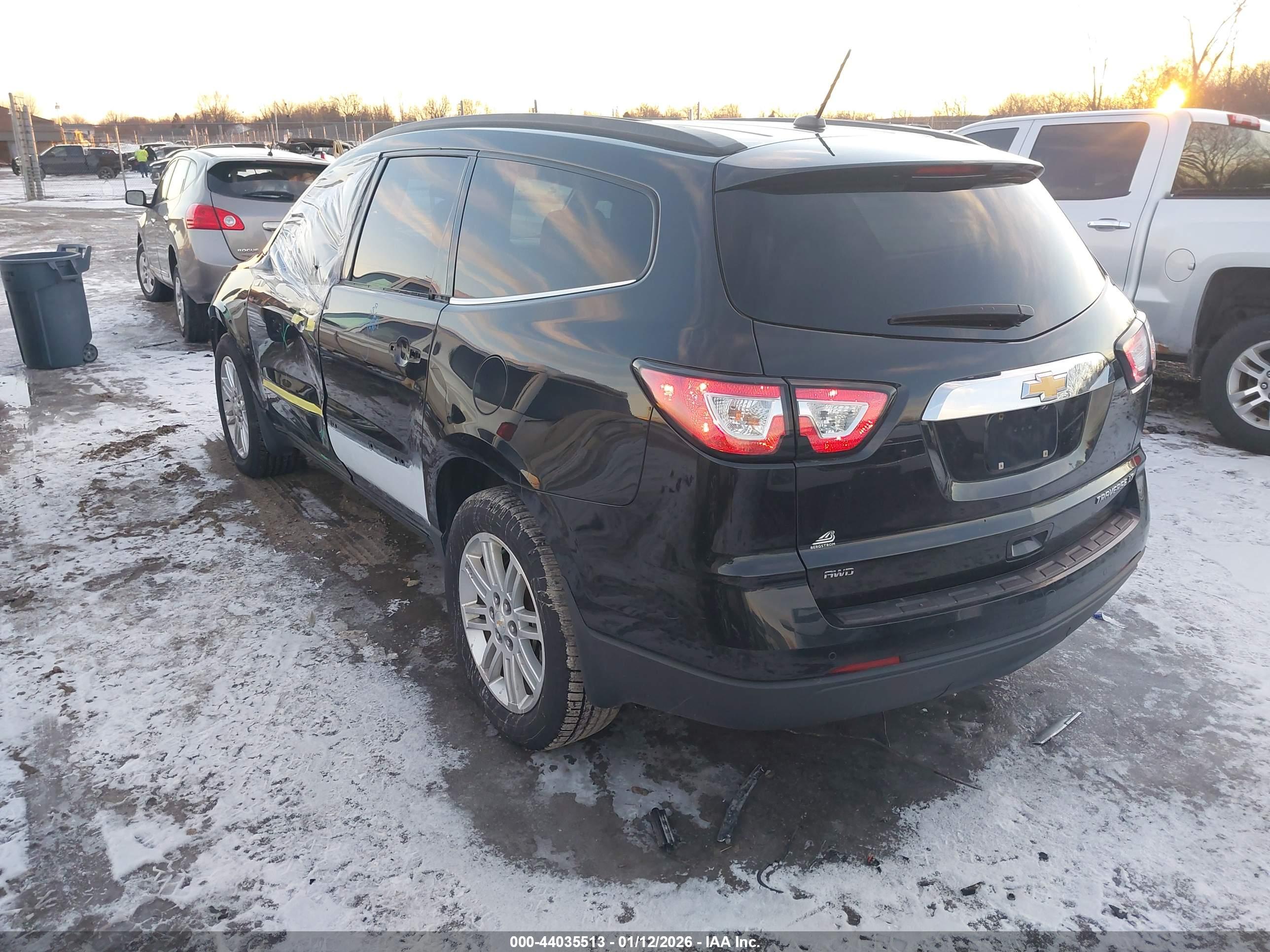 CHEVROLET TRAVERSE image 3