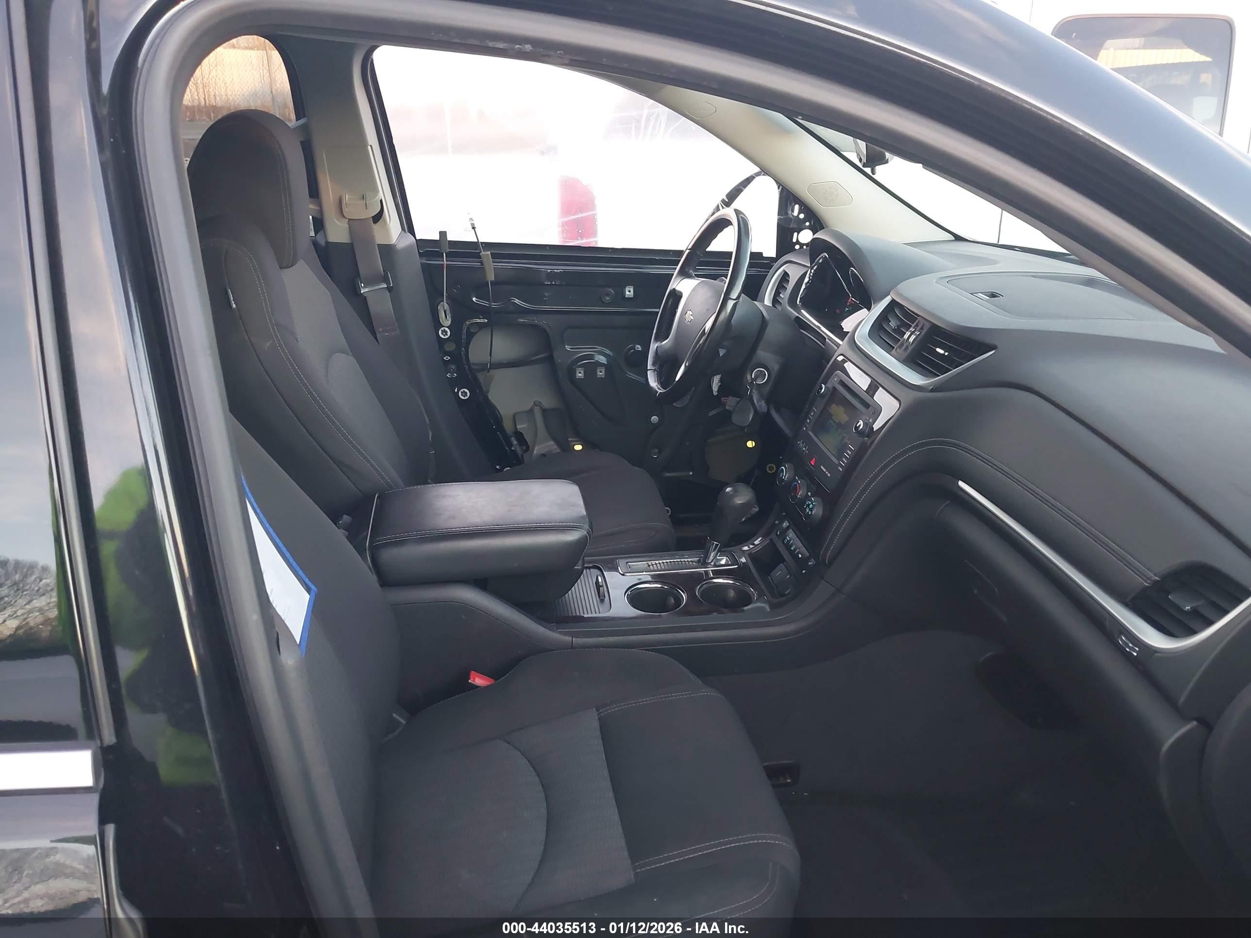 CHEVROLET TRAVERSE image 5