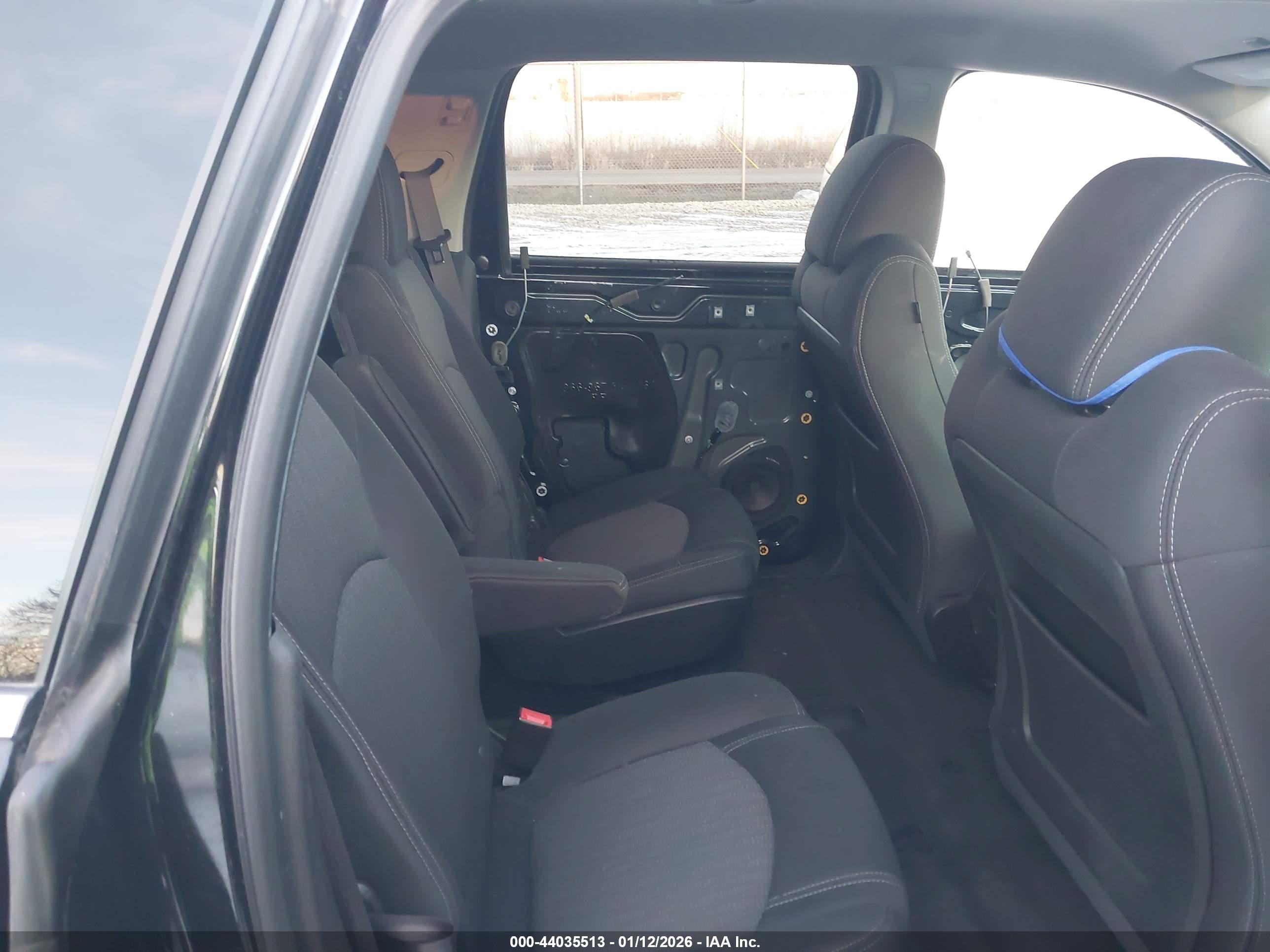 CHEVROLET TRAVERSE image 8